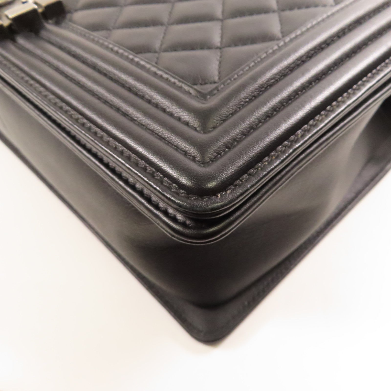 CHANEL 牛皮皮革Boy Chanel肩背袋