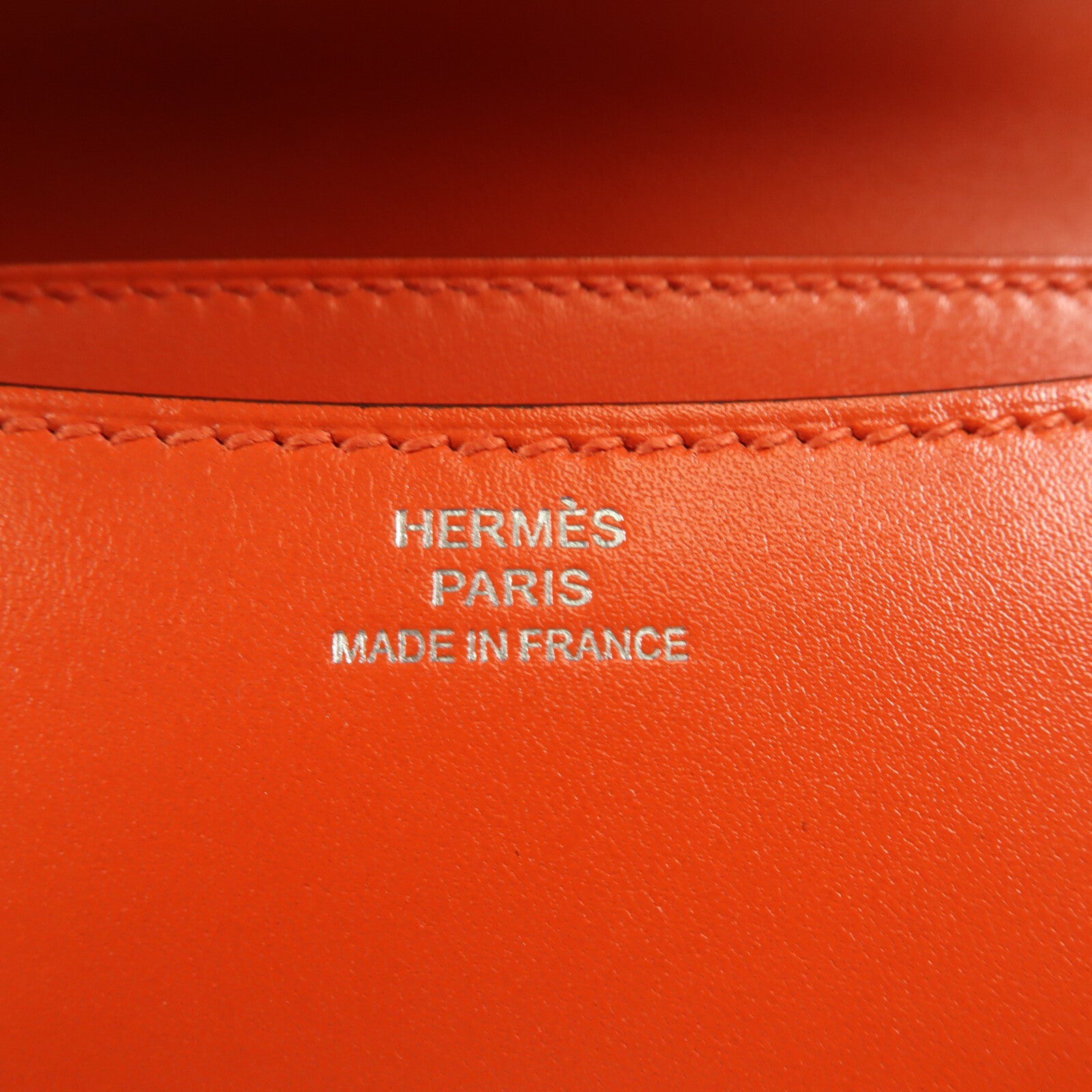 HERMES Box Calf皮革Constance Mini銀扣肩背袋Rouge Tomate