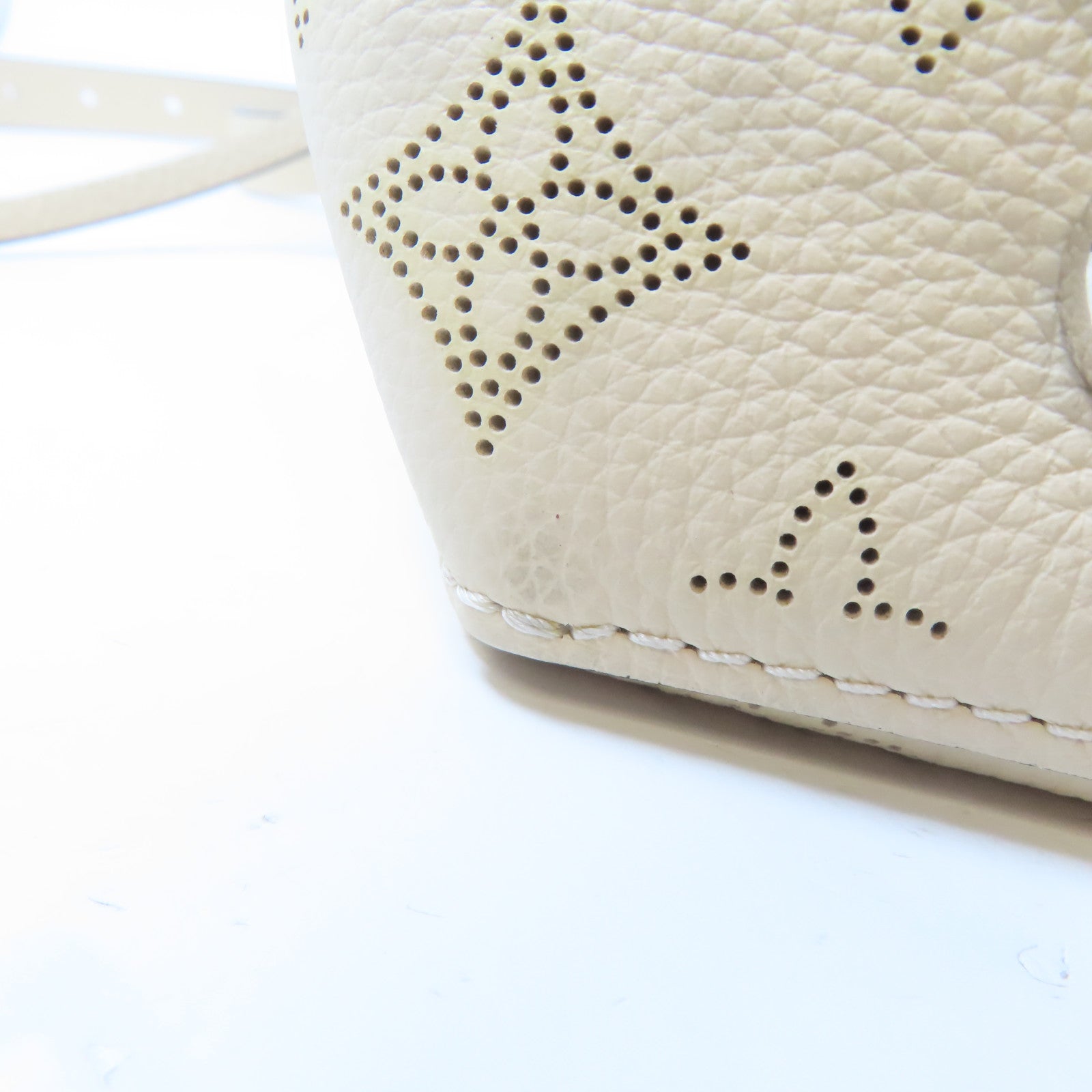 LOUIS VUITTON Mahina Bella Tote銀扣手挽肩背兩用袋奶油色