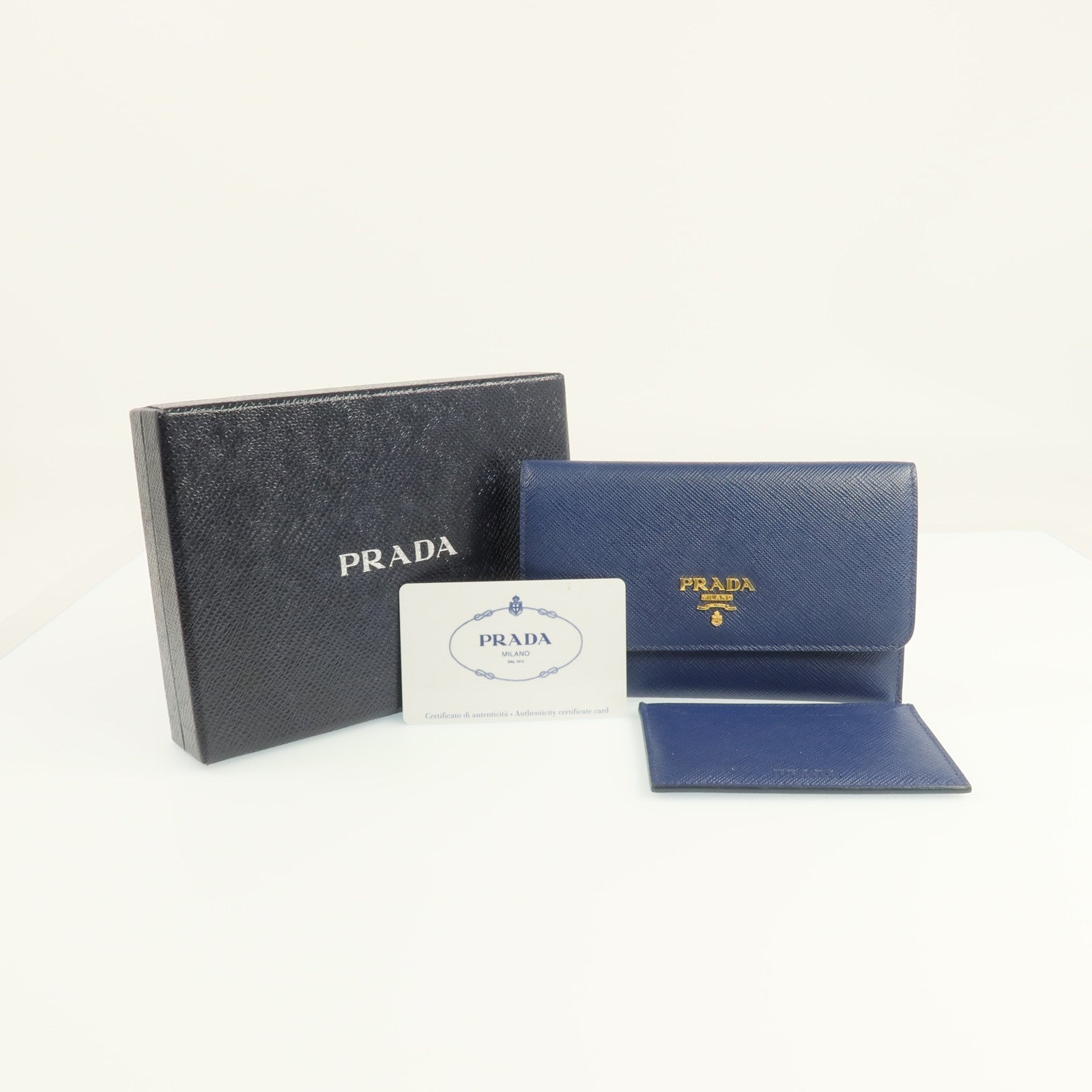 PRADA 【激減優惠】牛皮皮革Card Case金扣卡片套