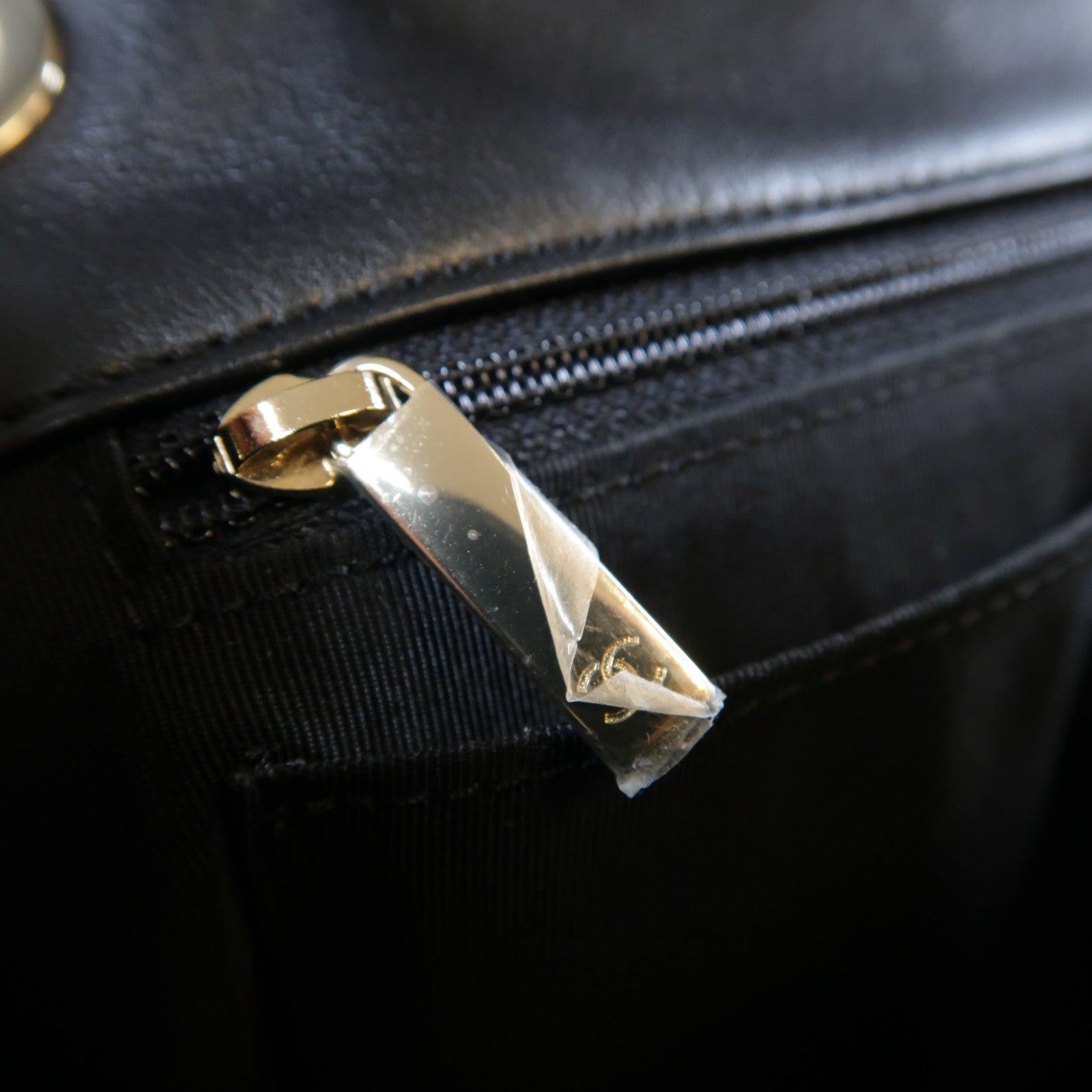 CHANEL 斜紋牛皮皮革Chain Shoulder Bag金扣鏈帶肩背袋黑色