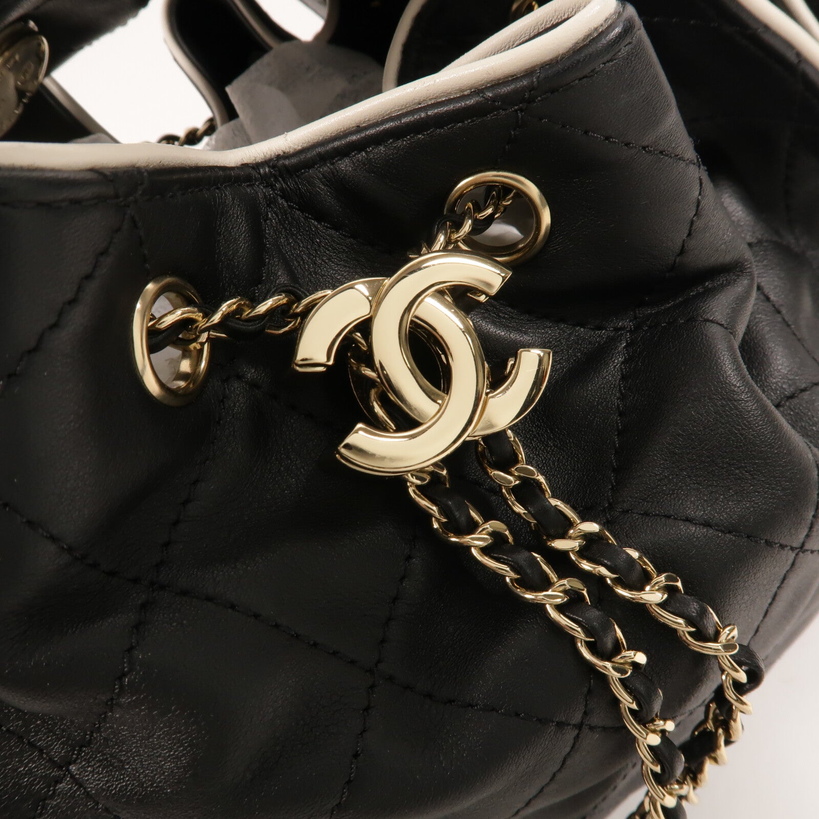 CHANEL 牛皮皮革Chanel 25 Small鏈帶肩背袋
