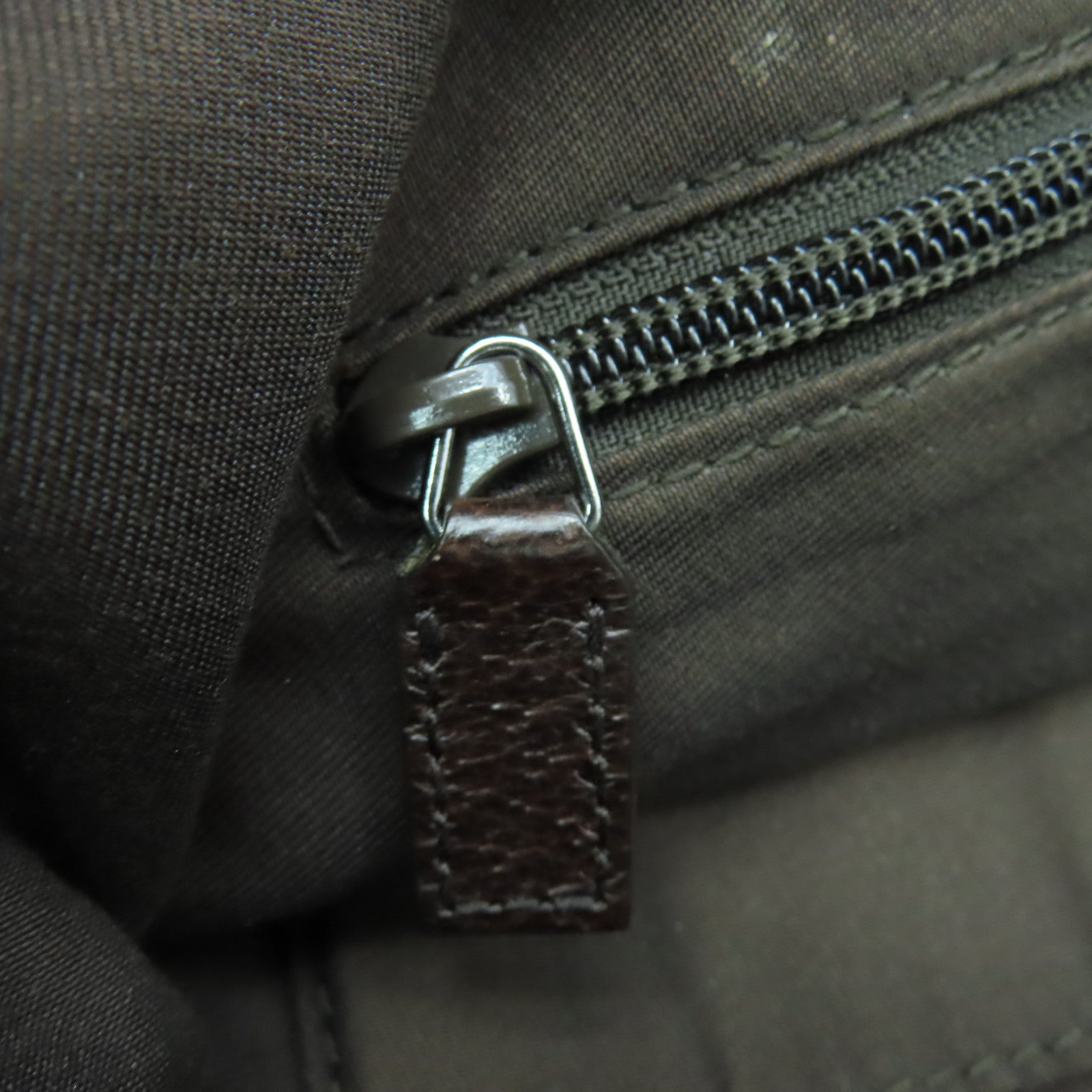GUCCI 帆布GG Canvas Shoulder Bag銀扣肩背袋啡色