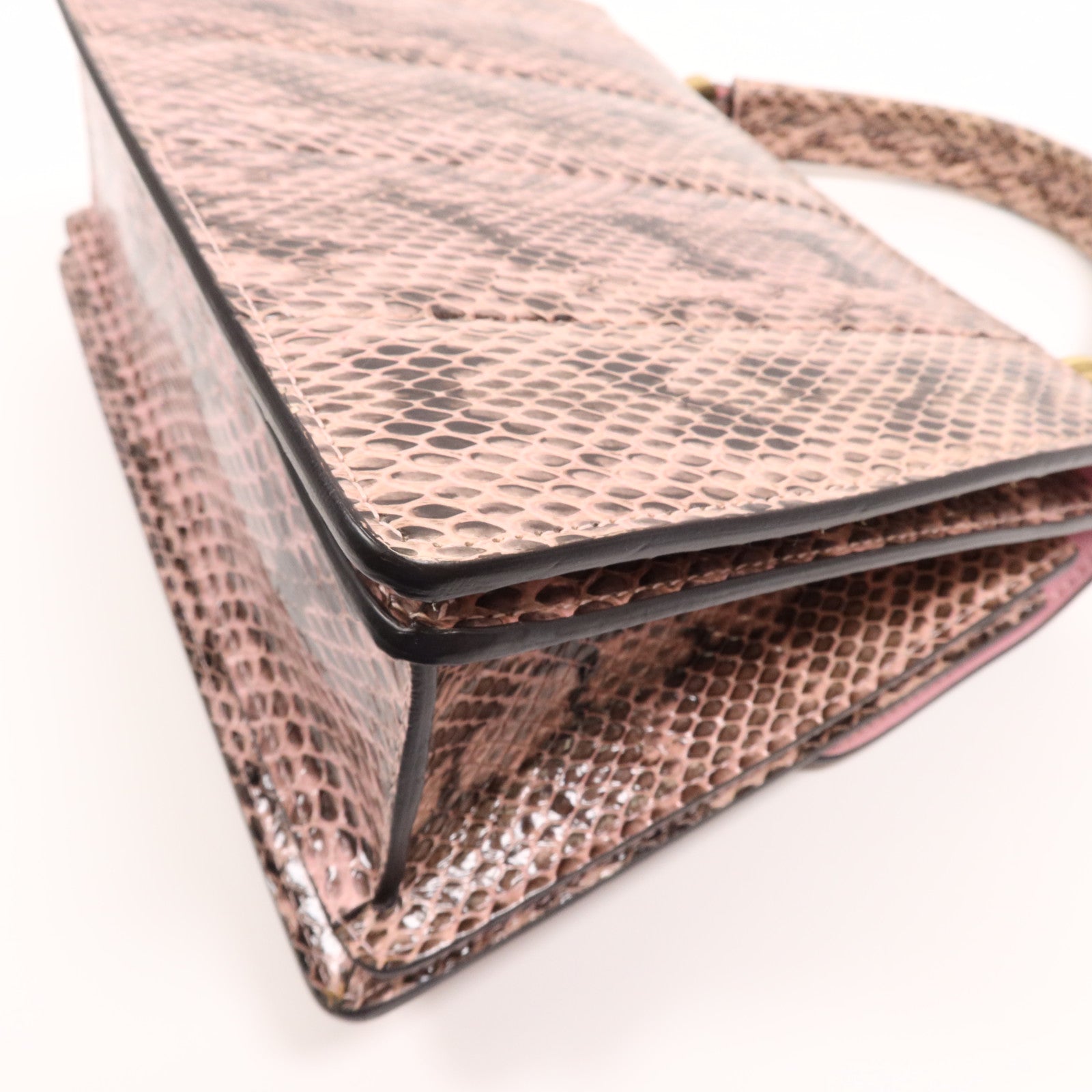 GUCCI 蛇皮皮革Queen Margaret金扣肩背袋