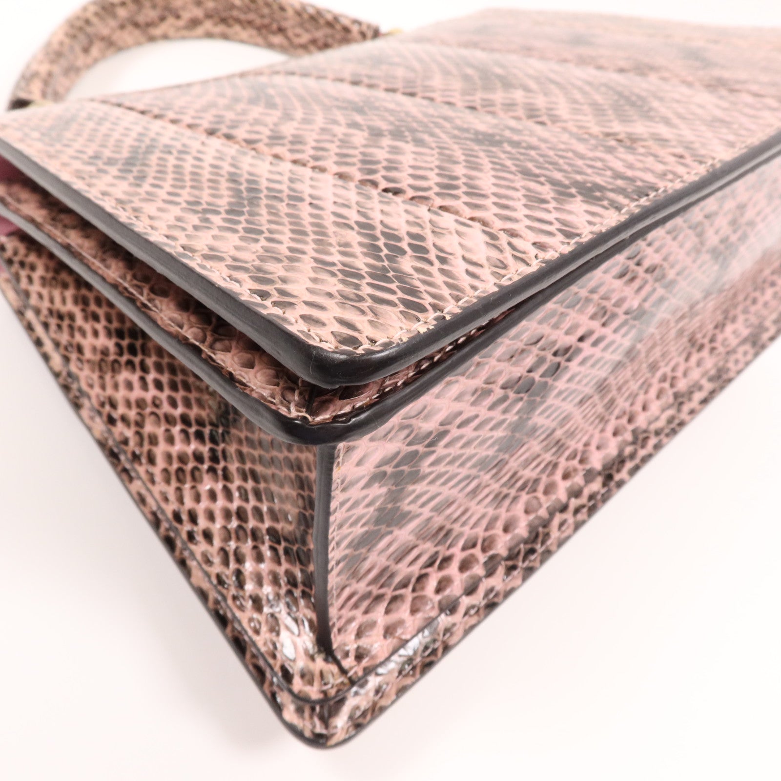 GUCCI 蛇皮皮革Queen Margaret金扣肩背袋