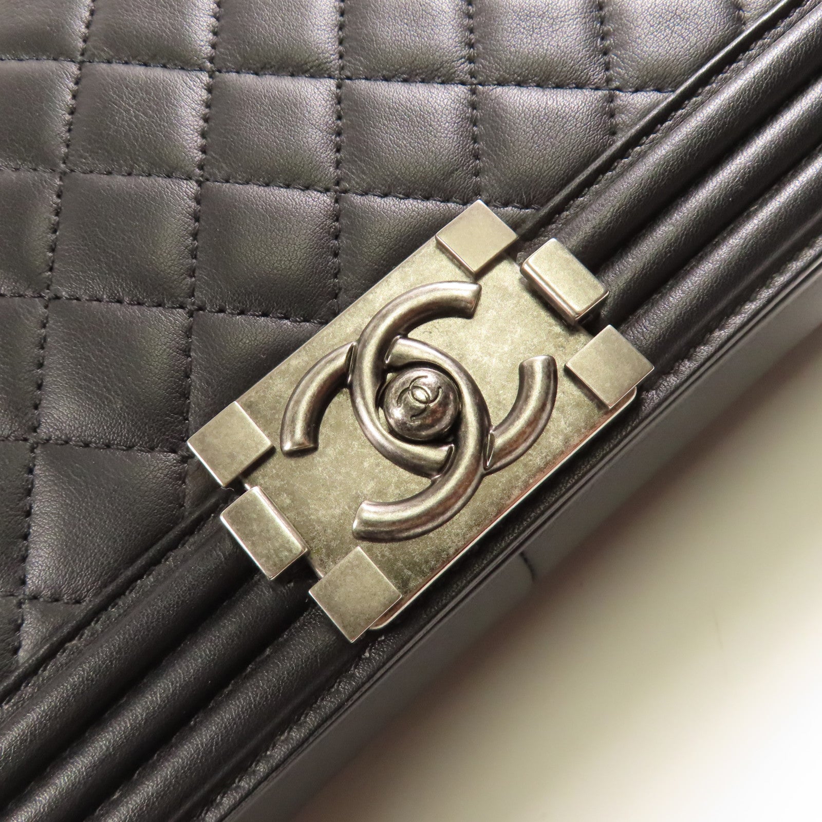 CHANEL 牛皮皮革Boy Chanel肩背袋