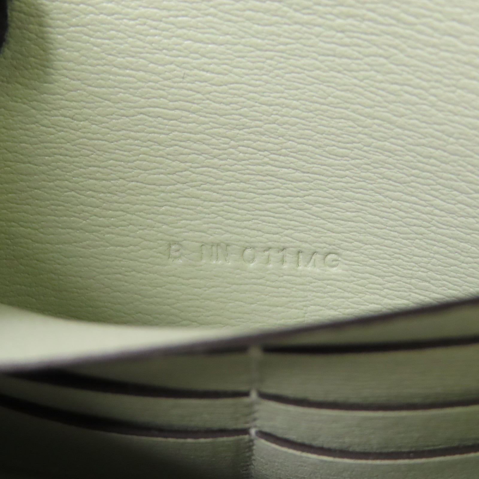 HERMES Alligator皮革Constance To Go銀扣肩背袋Gris Neve