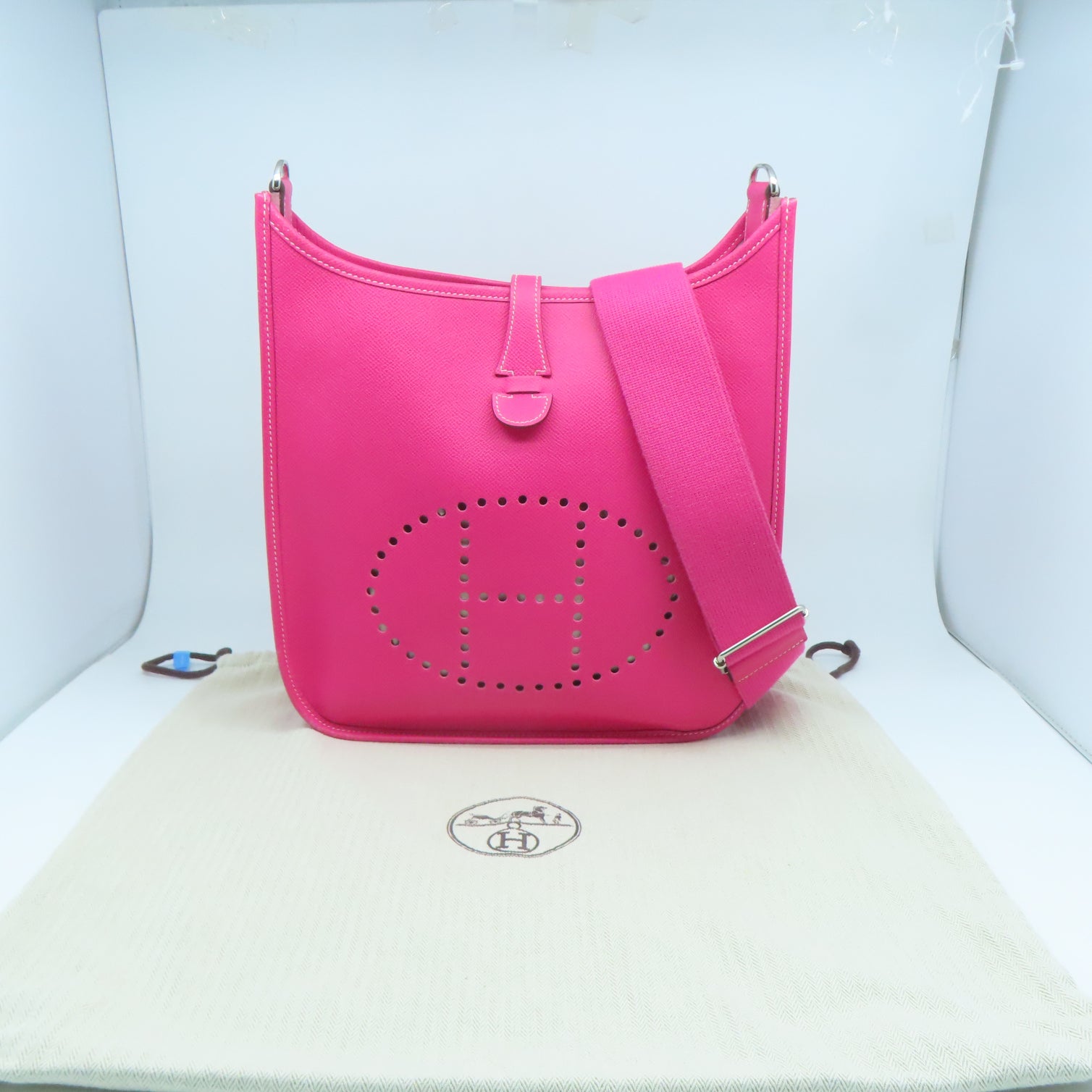 HERMES 【激減優惠】Epsom皮革Evelyne PM銀扣肩背袋Rose Tyrien糖果粉色