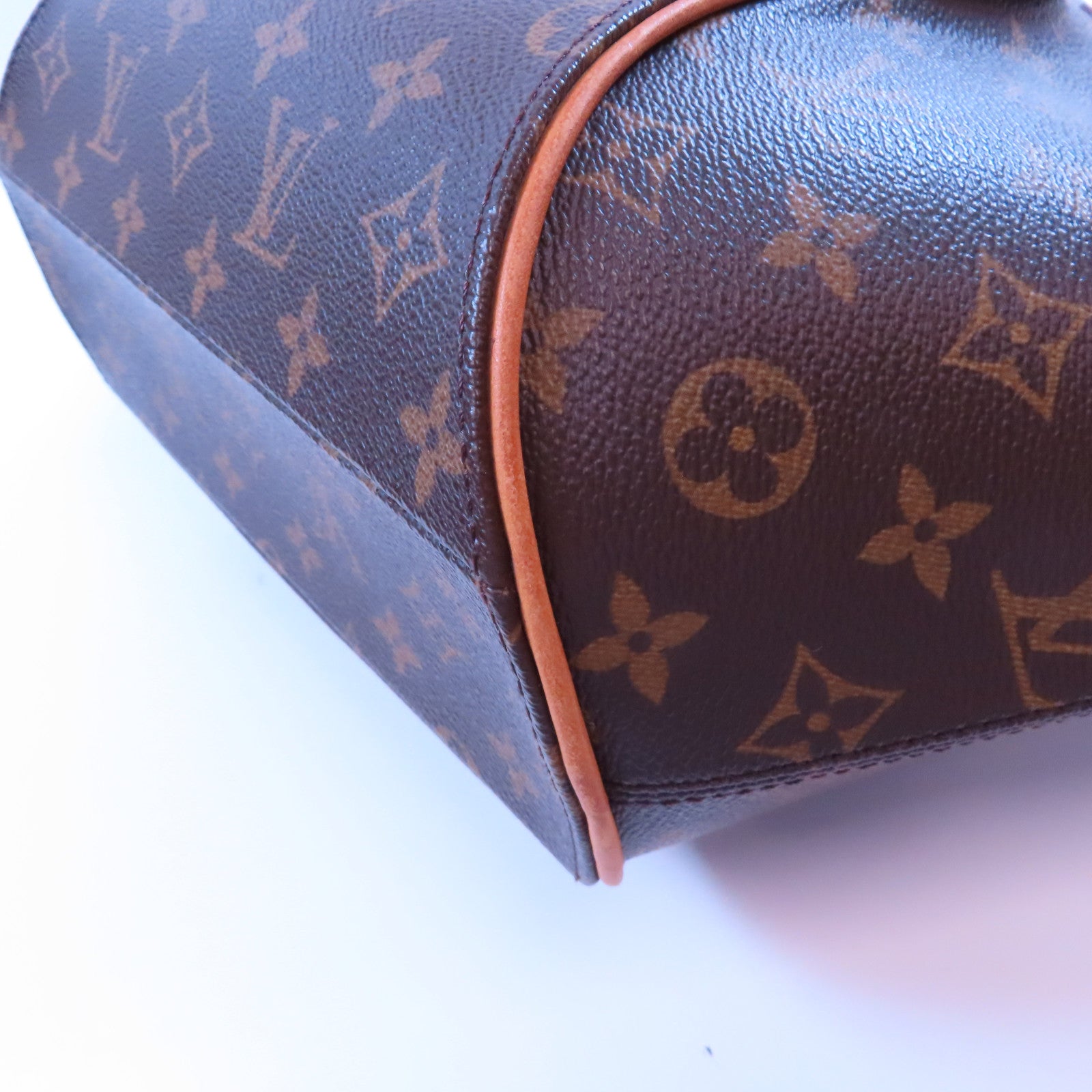 LOUIS VUITTON Monogram Elipse MM金扣手挽袋啡色