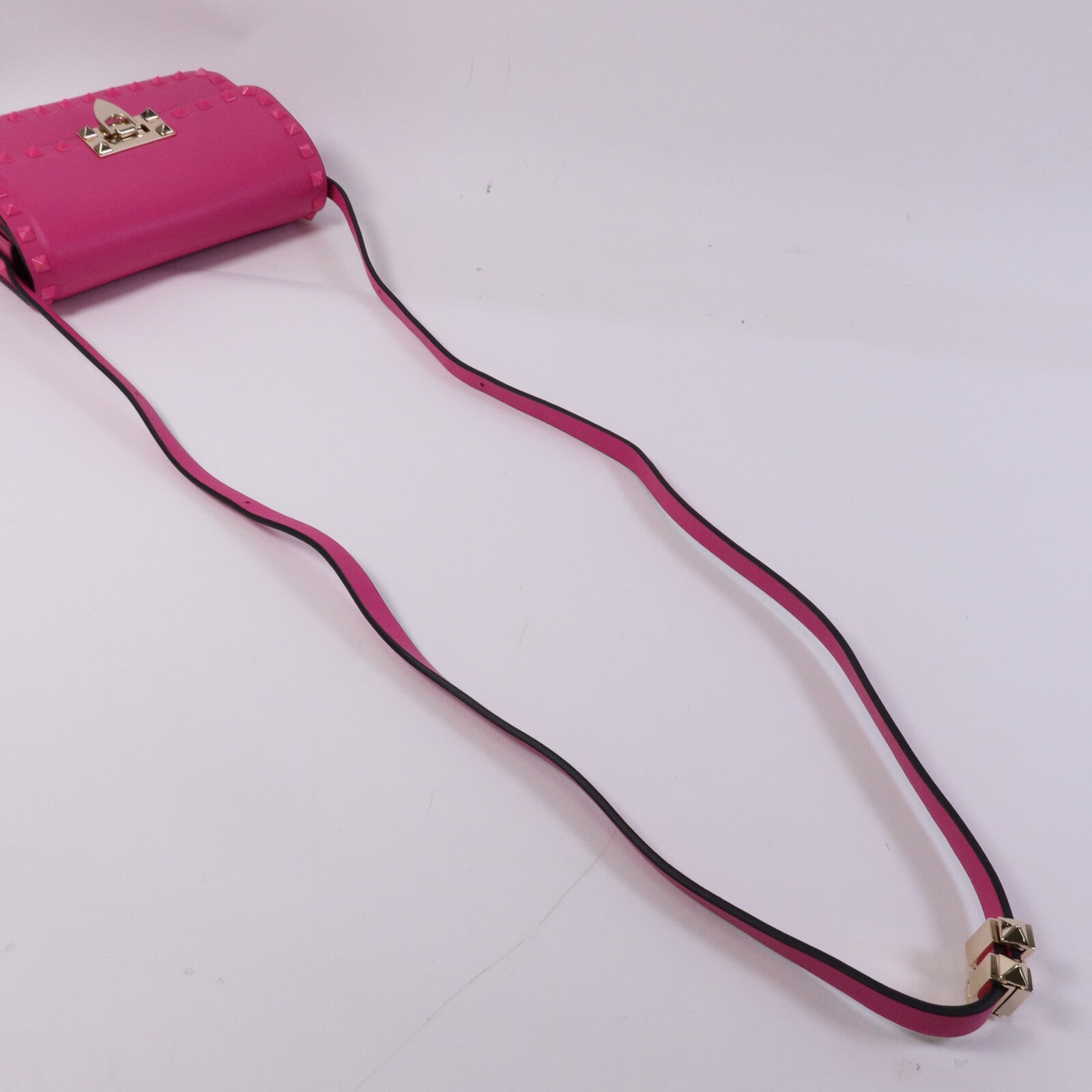 Valentino 牛皮皮革Rockstud 23金扣肩背袋