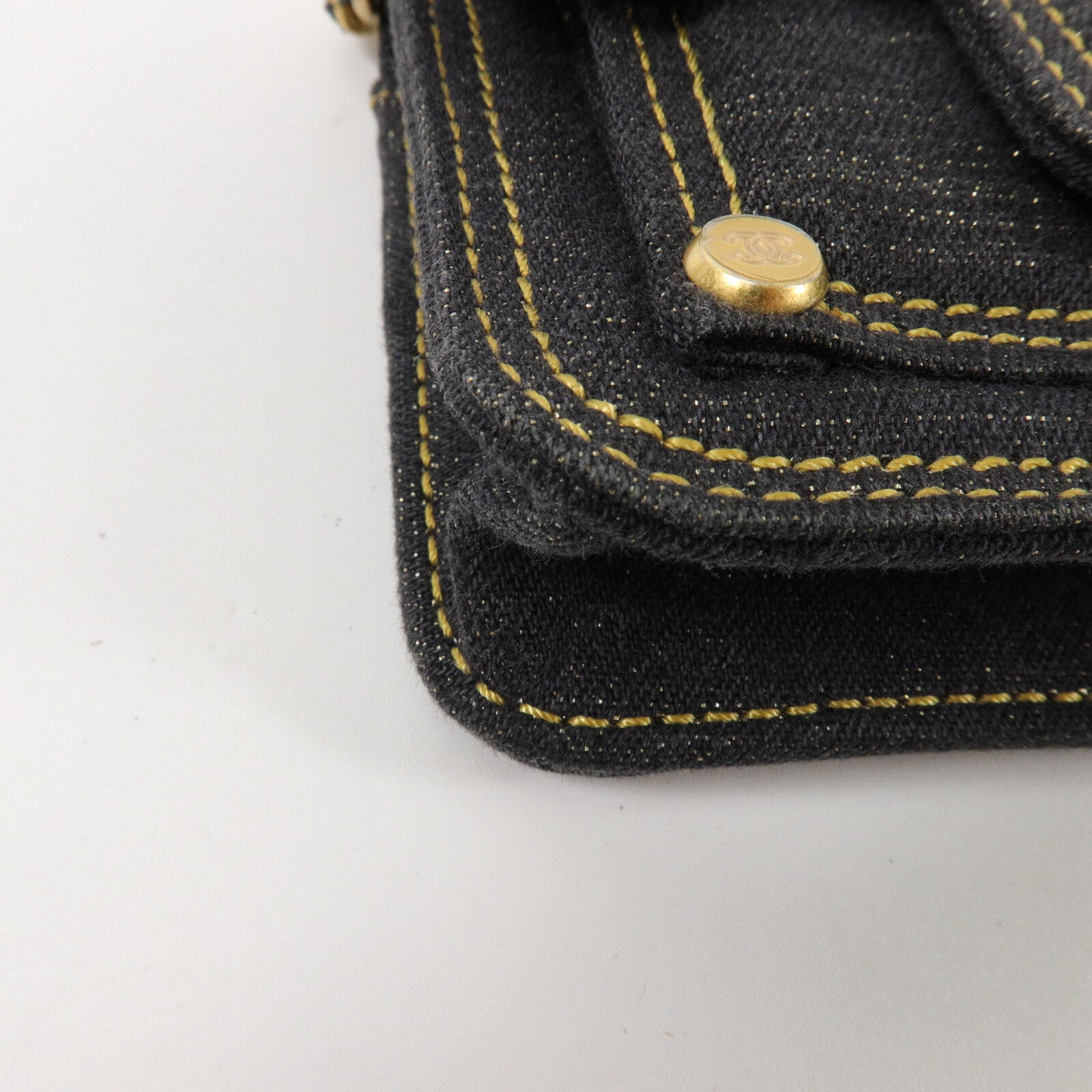 CHANEL 牛仔布Clutch with Chain鏈帶肩背袋