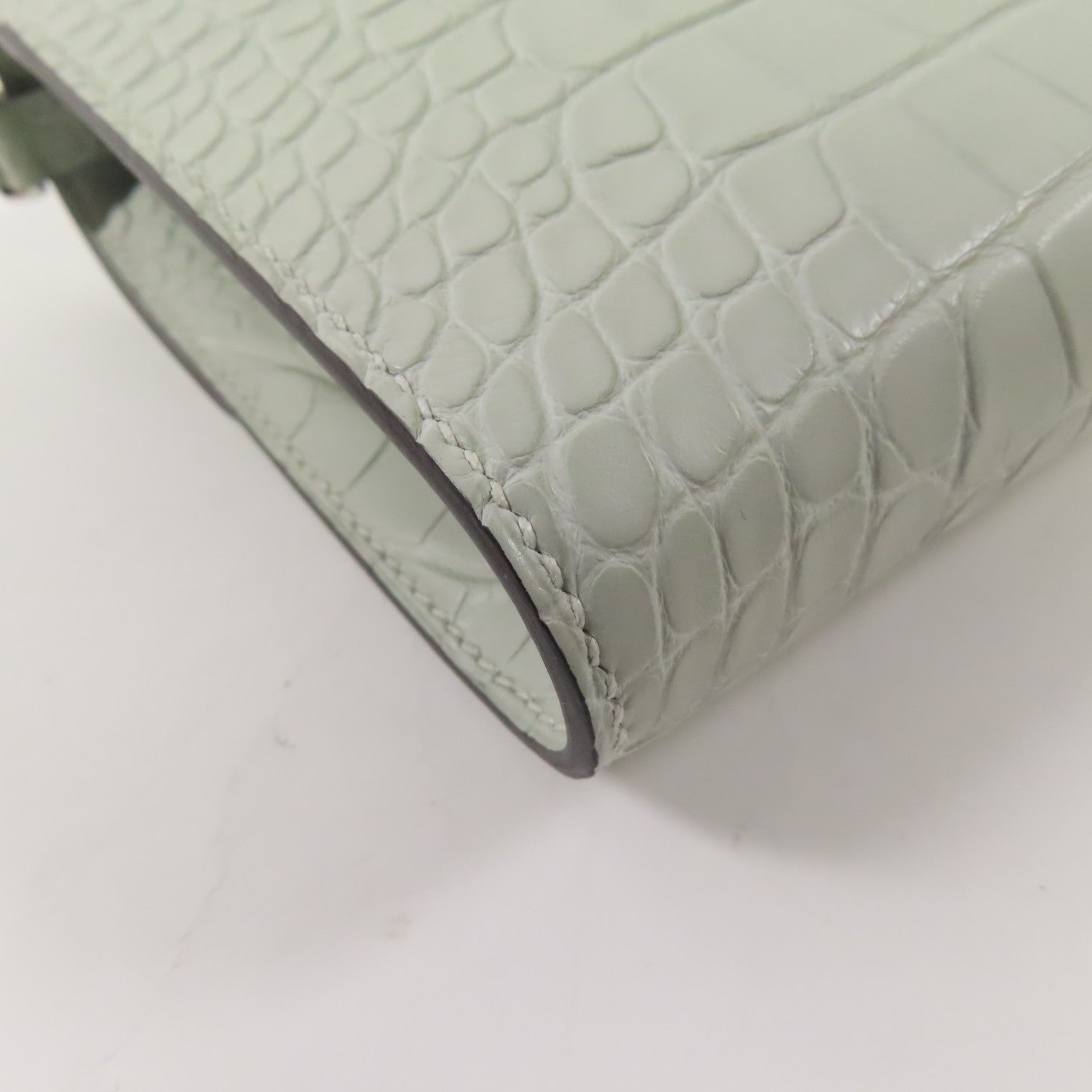 HERMES Alligator皮革Constance To Go銀扣肩背袋Gris Neve