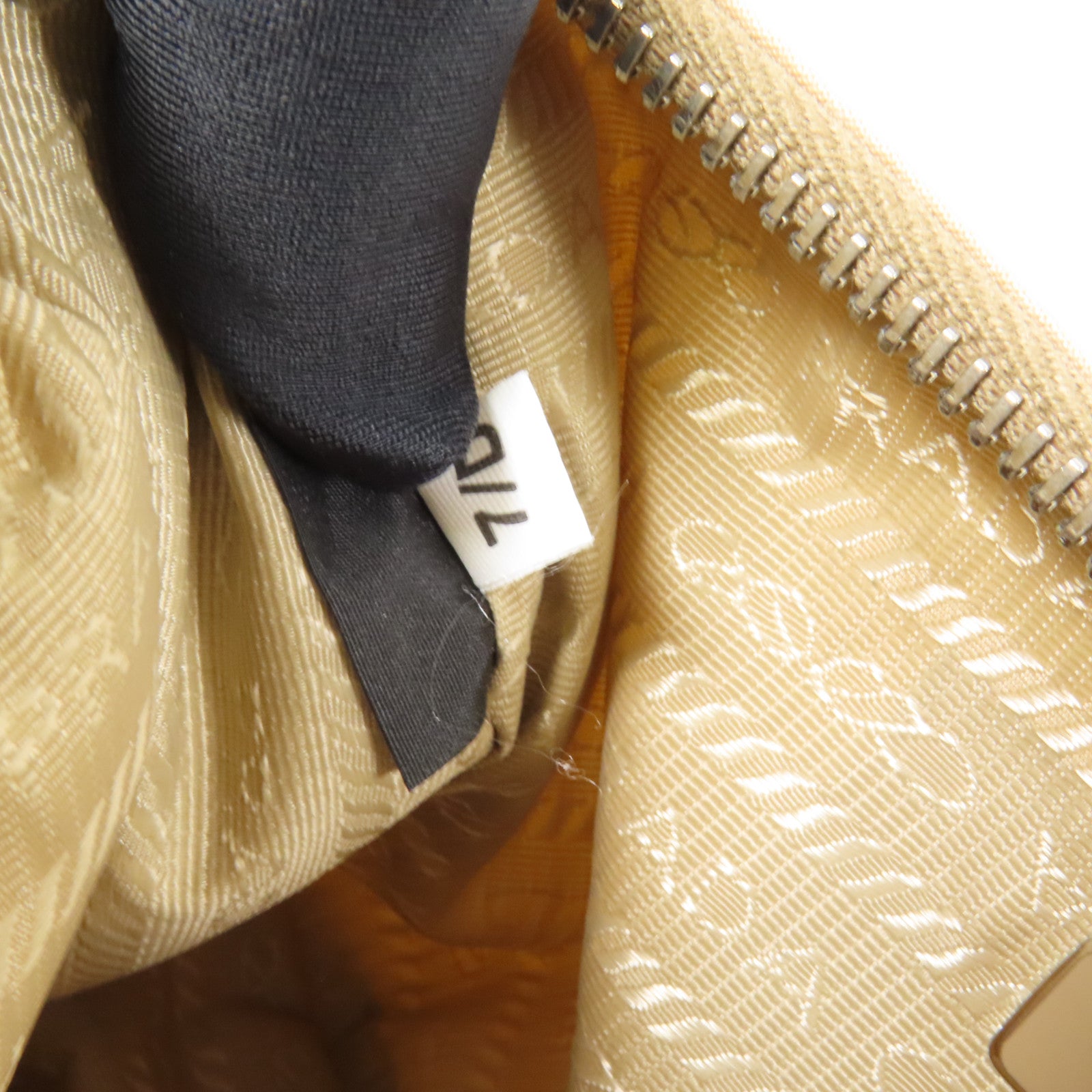 PRADA PRADA 尼龍Re-Edition 2005銀扣手挽肩背兩用袋