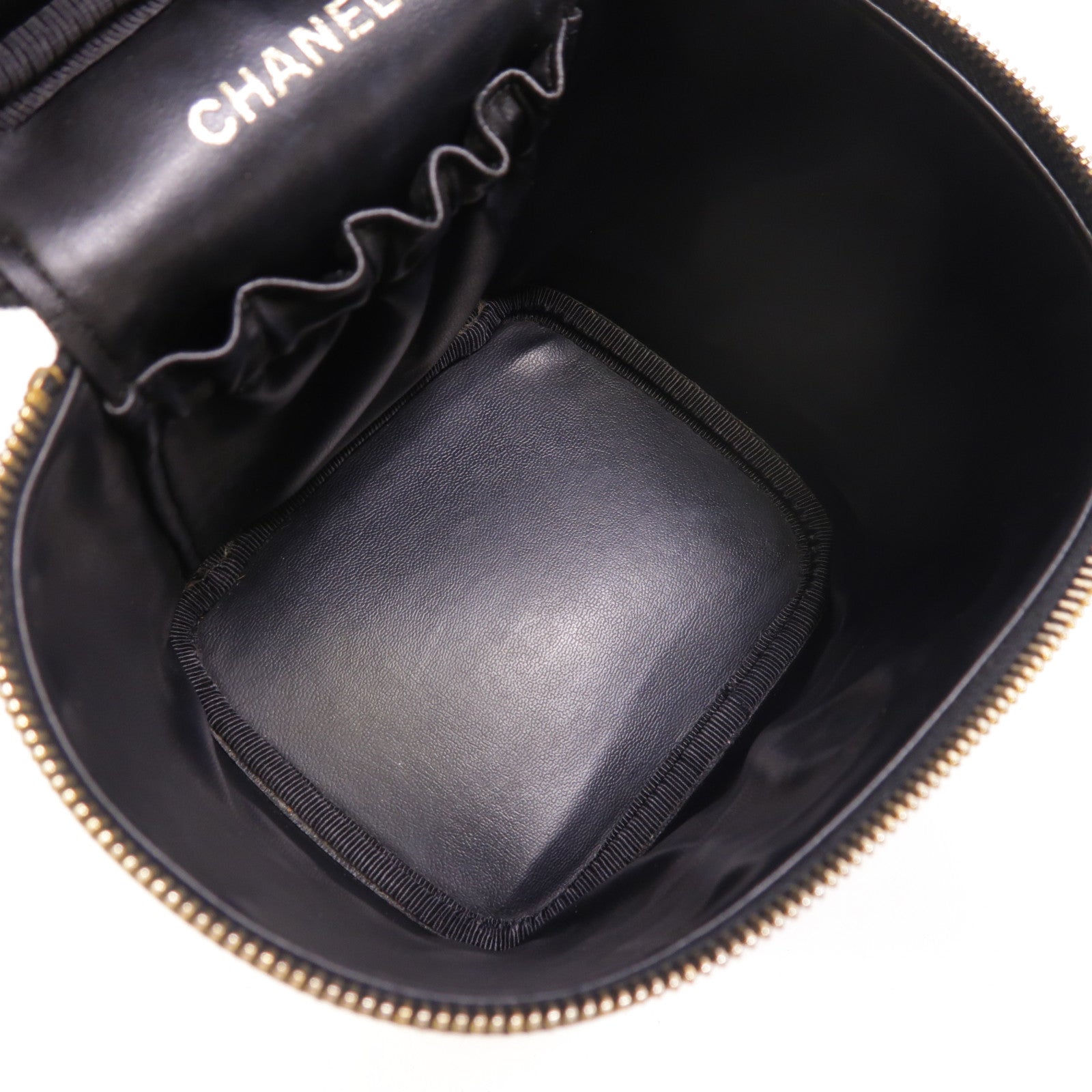 CHANEL 牛皮皮革Vintage Vanity Case金扣手挽袋