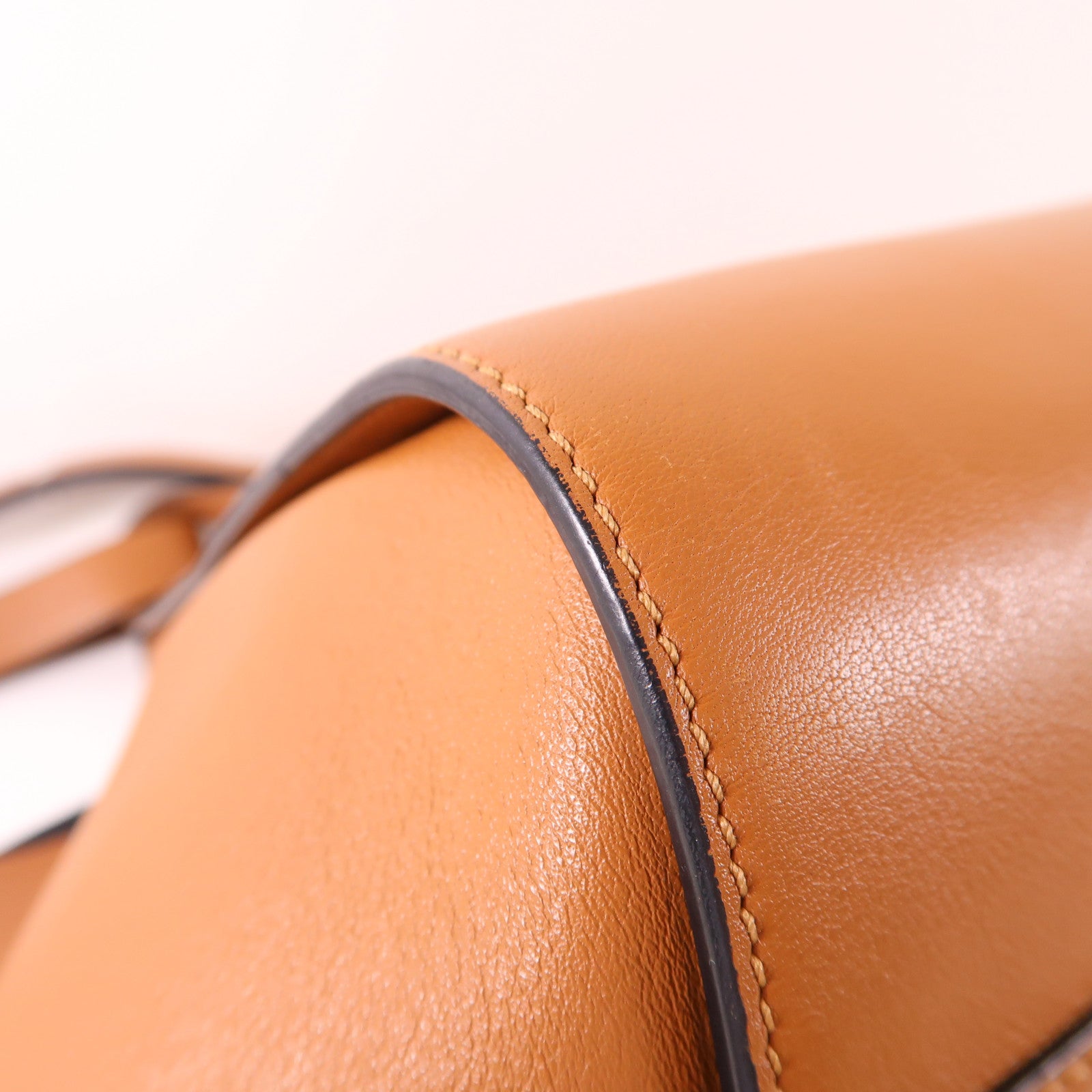 LOEWE 牛皮皮革Hammock Small銀扣手挽肩背兩用袋