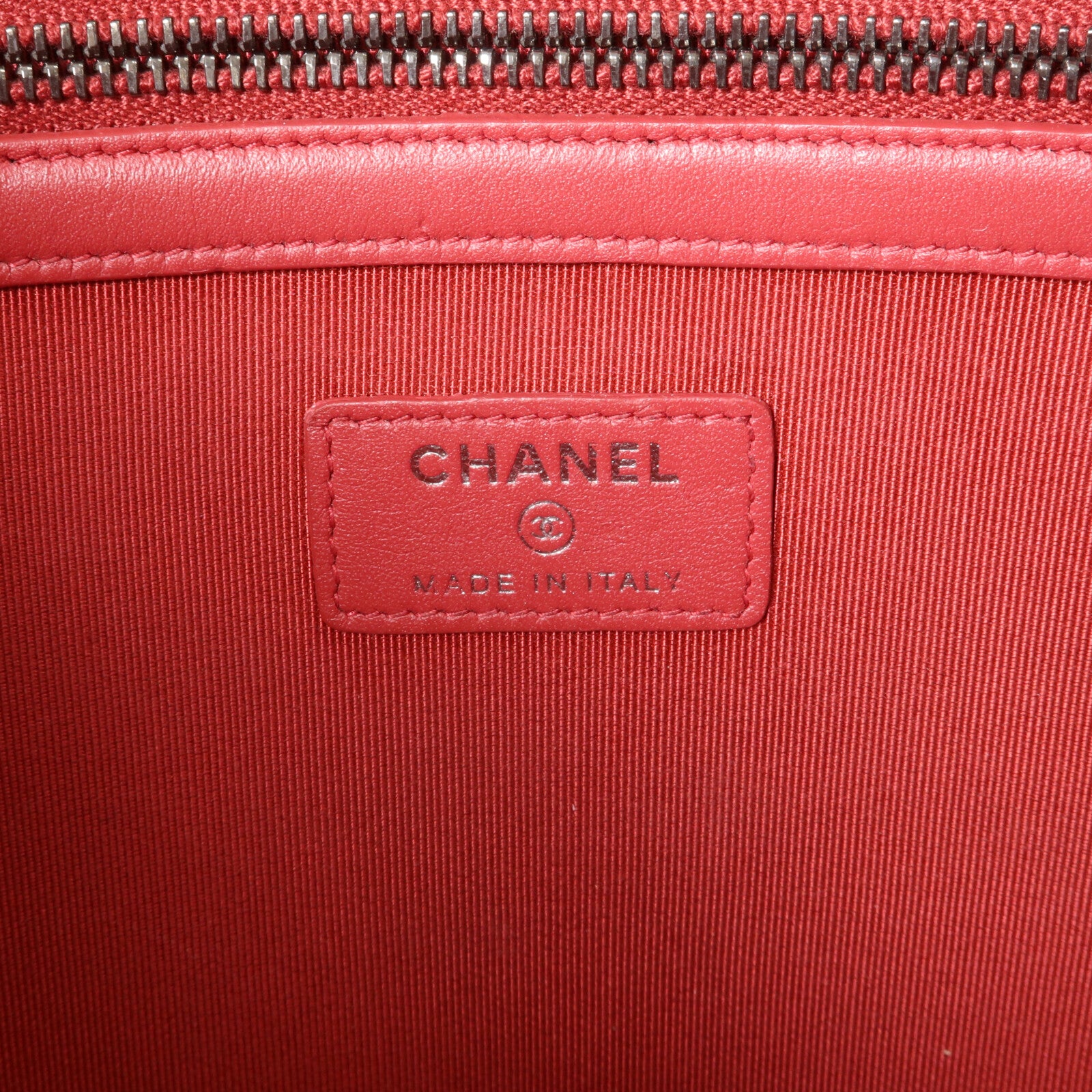 CHANEL 牛皮皮革Large Gabrielle O Case Clutch銀扣手拿包
