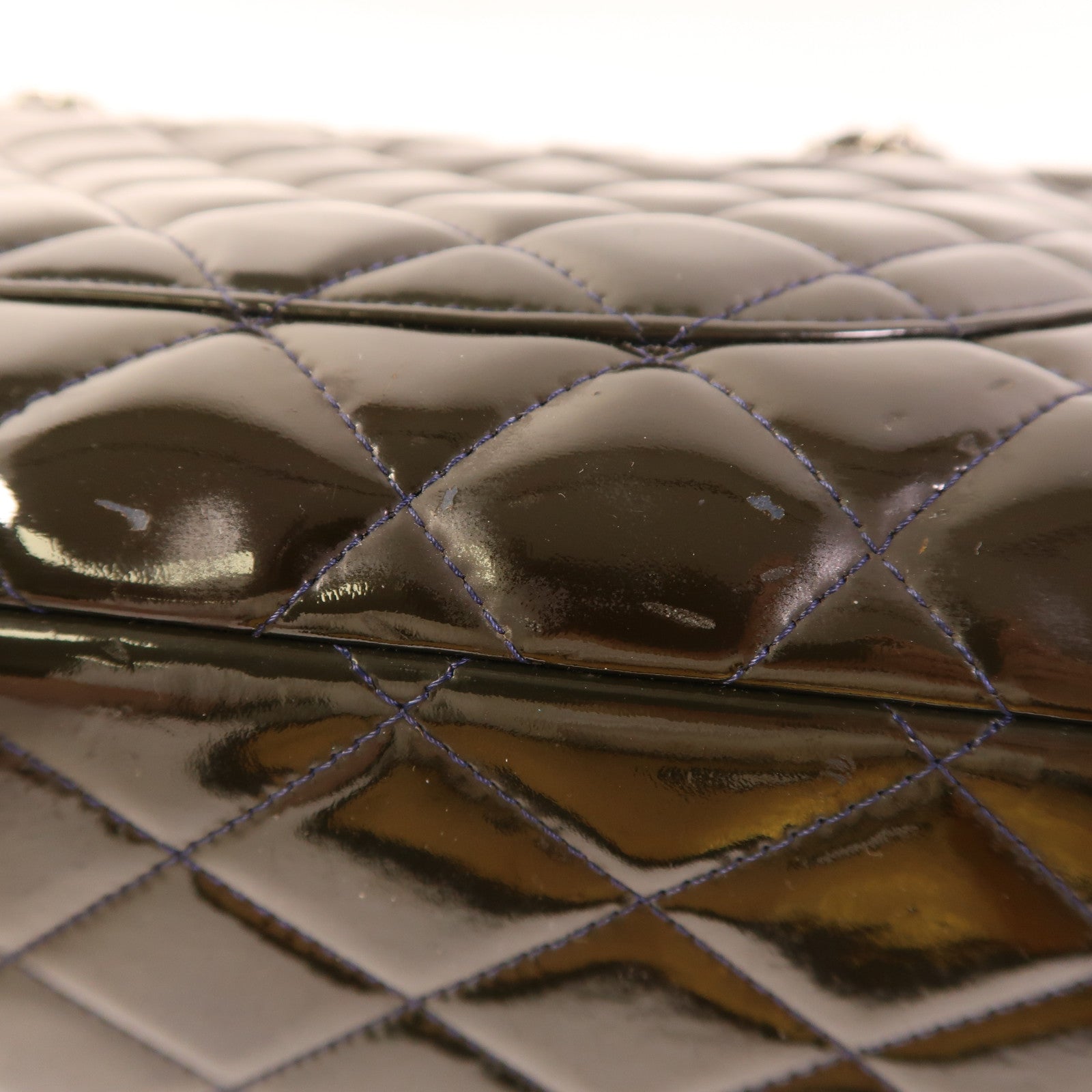 CHANEL 漆皮皮革Maxi Classic銀扣鏈帶肩背袋