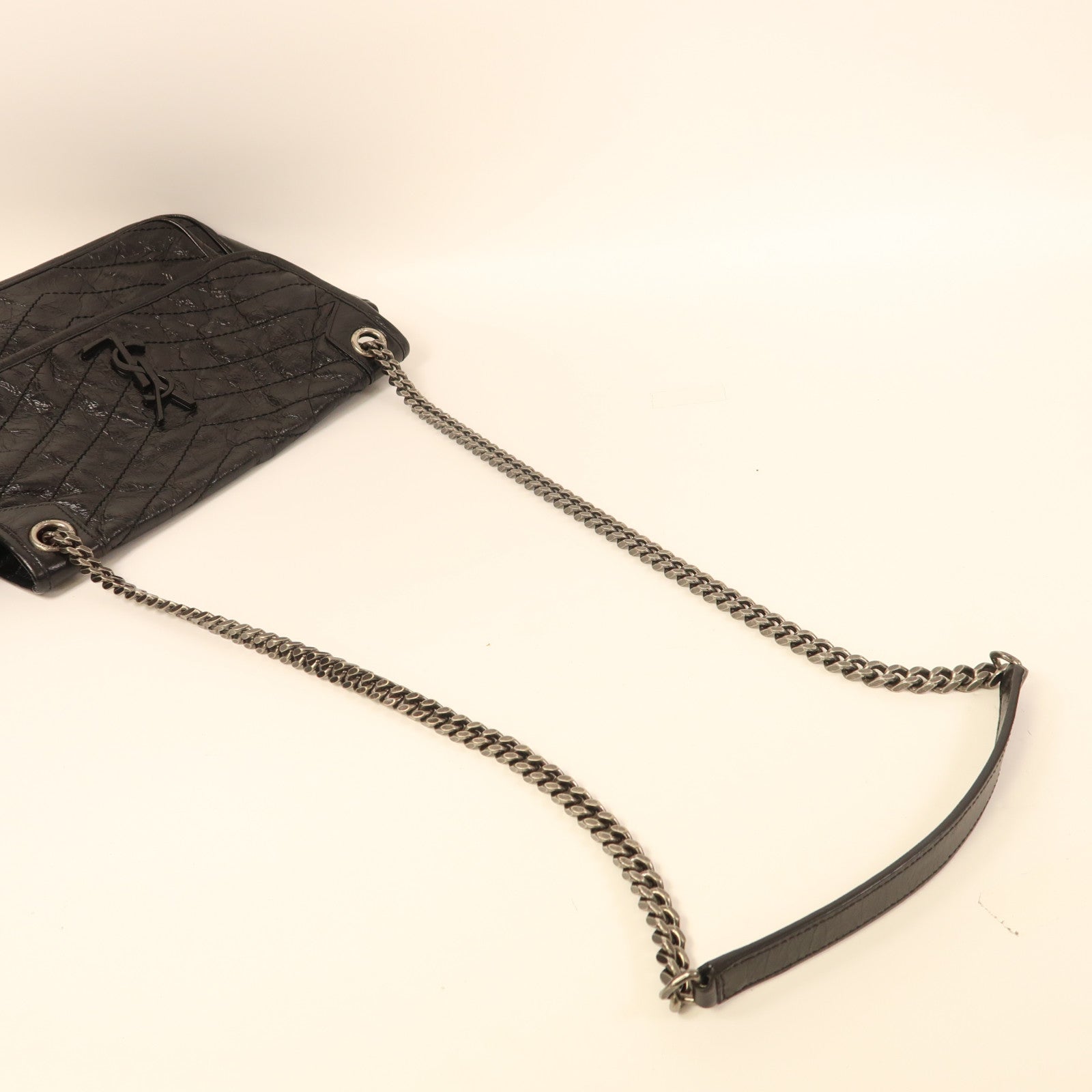 SAINT LAURENT 牛皮皮革Niki Medium銀扣鏈帶肩背袋黑色