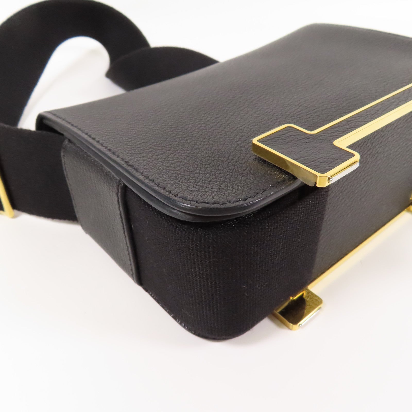 HERMES Chevre皮革金扣Geta肩背袋Noir