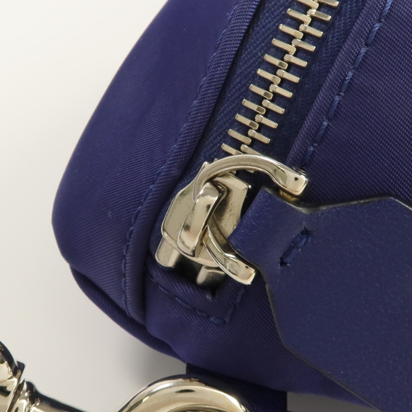 Valentino 尼龍Belt Bag銀扣肩背袋