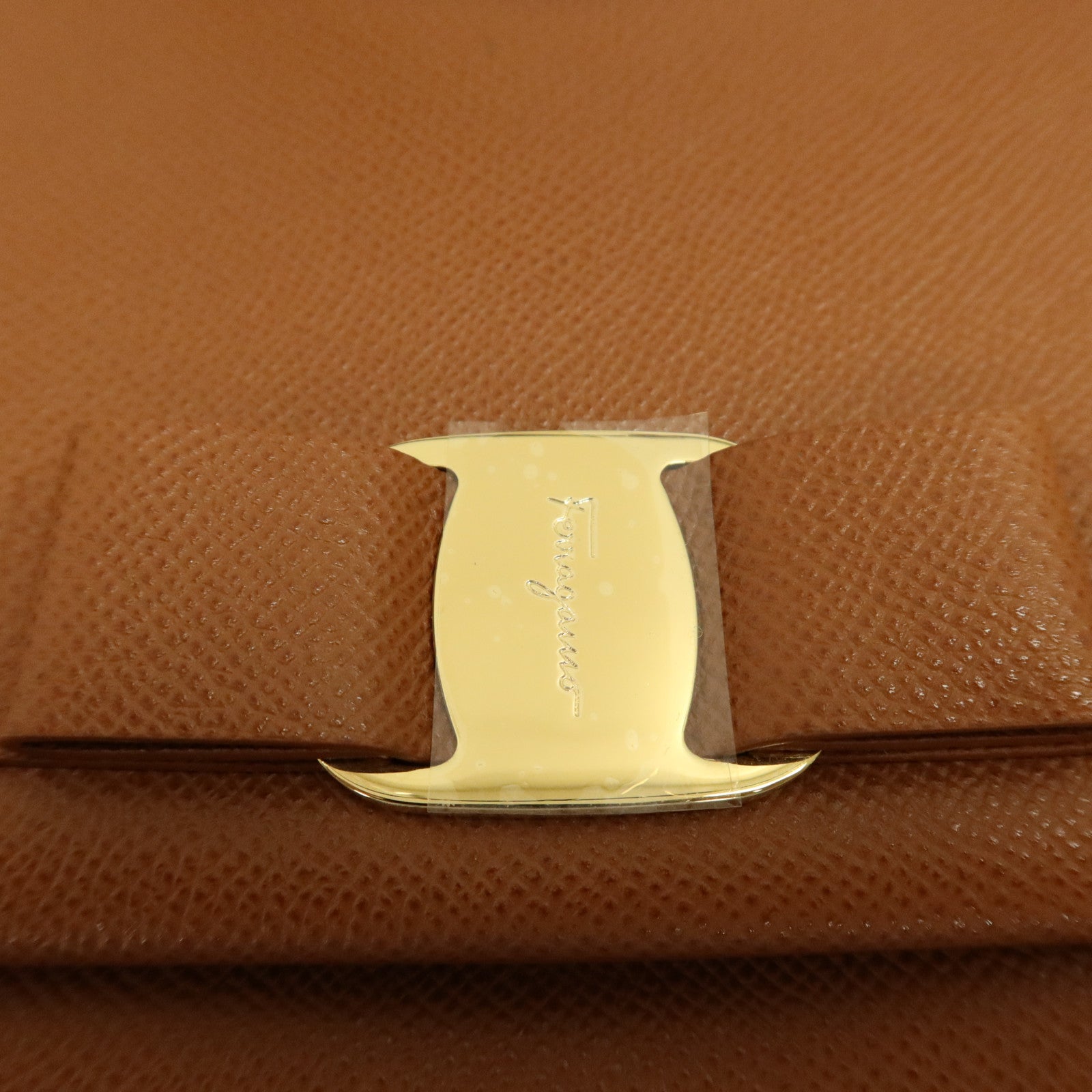 Salvatore Ferragamo 牛皮皮革Shoulder Bag金扣肩背袋