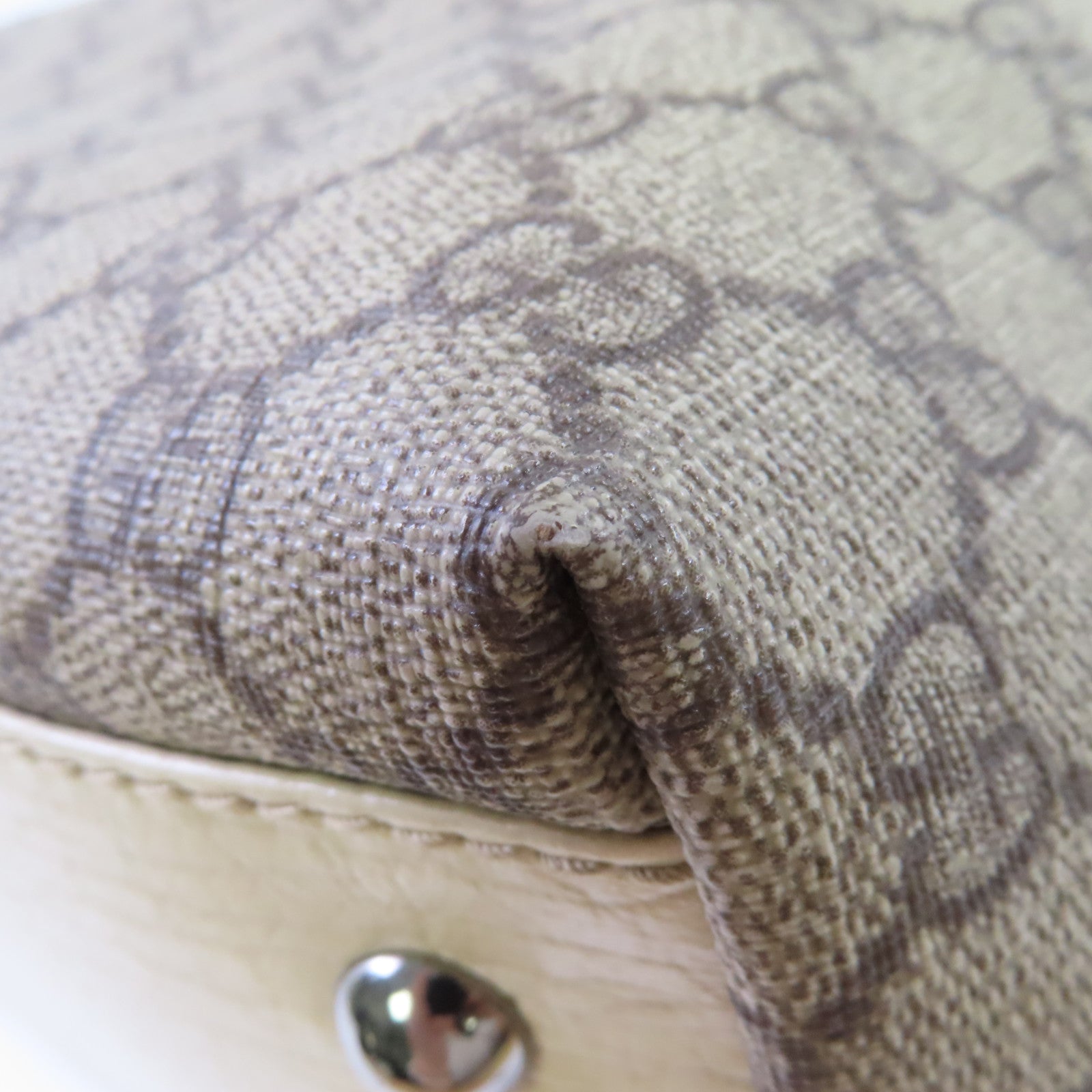 GUCCI 塗層帆布GG Supreme Tote Bag銀扣肩背袋啡色/白色
