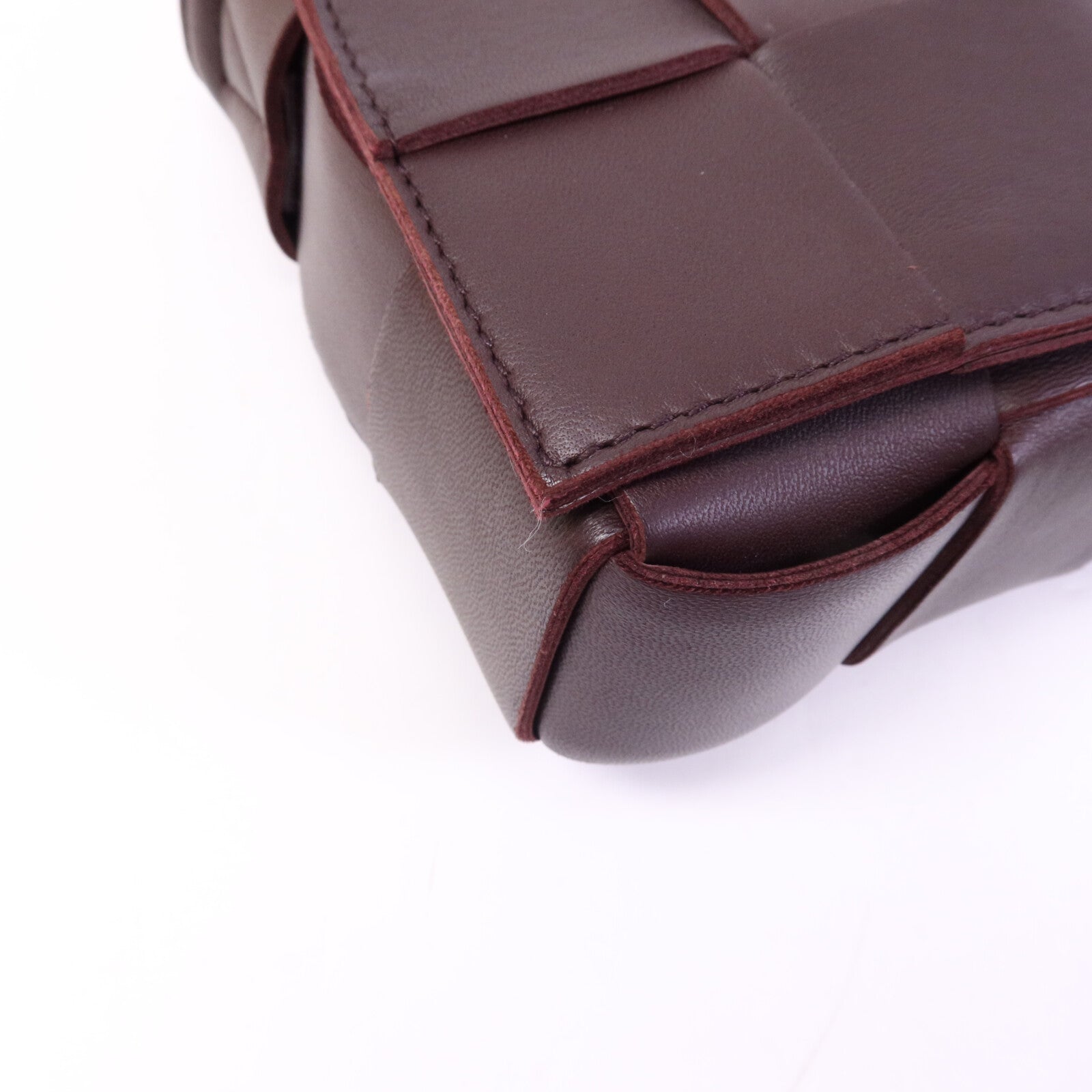 BOTTEGA VENETA 羊皮皮革Cassette Bag金扣肩背袋