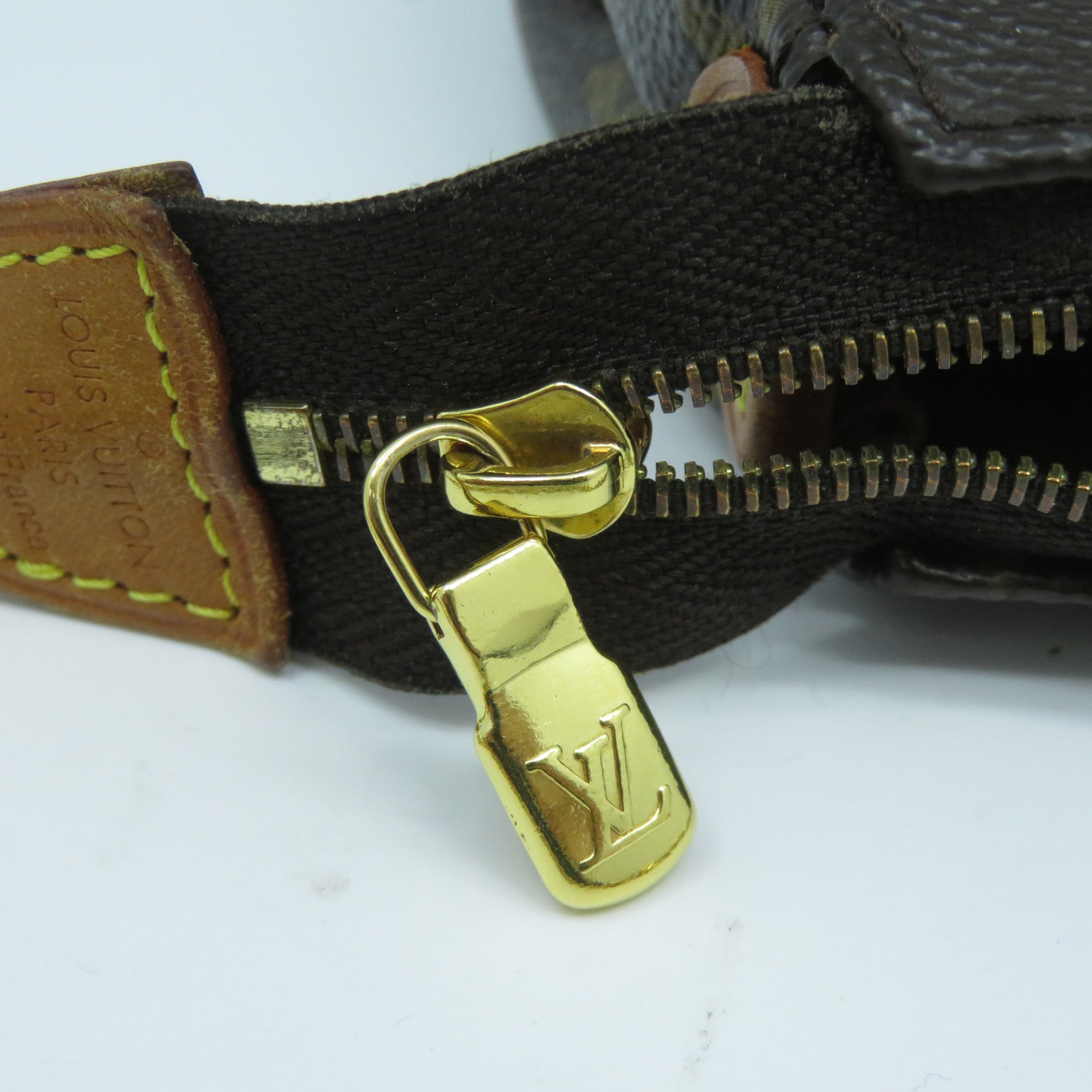 LOUIS VUITTON Monogram Pochette Eva金扣手挽肩背兩用袋啡色