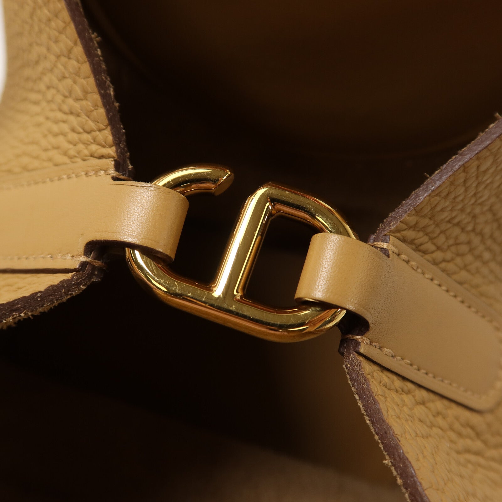 HERMES Clemence皮革In The Loop 18手挽袋Biscuit