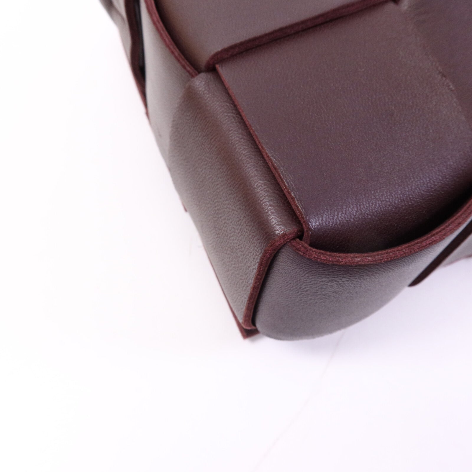 BOTTEGA VENETA 羊皮皮革Cassette Bag金扣肩背袋