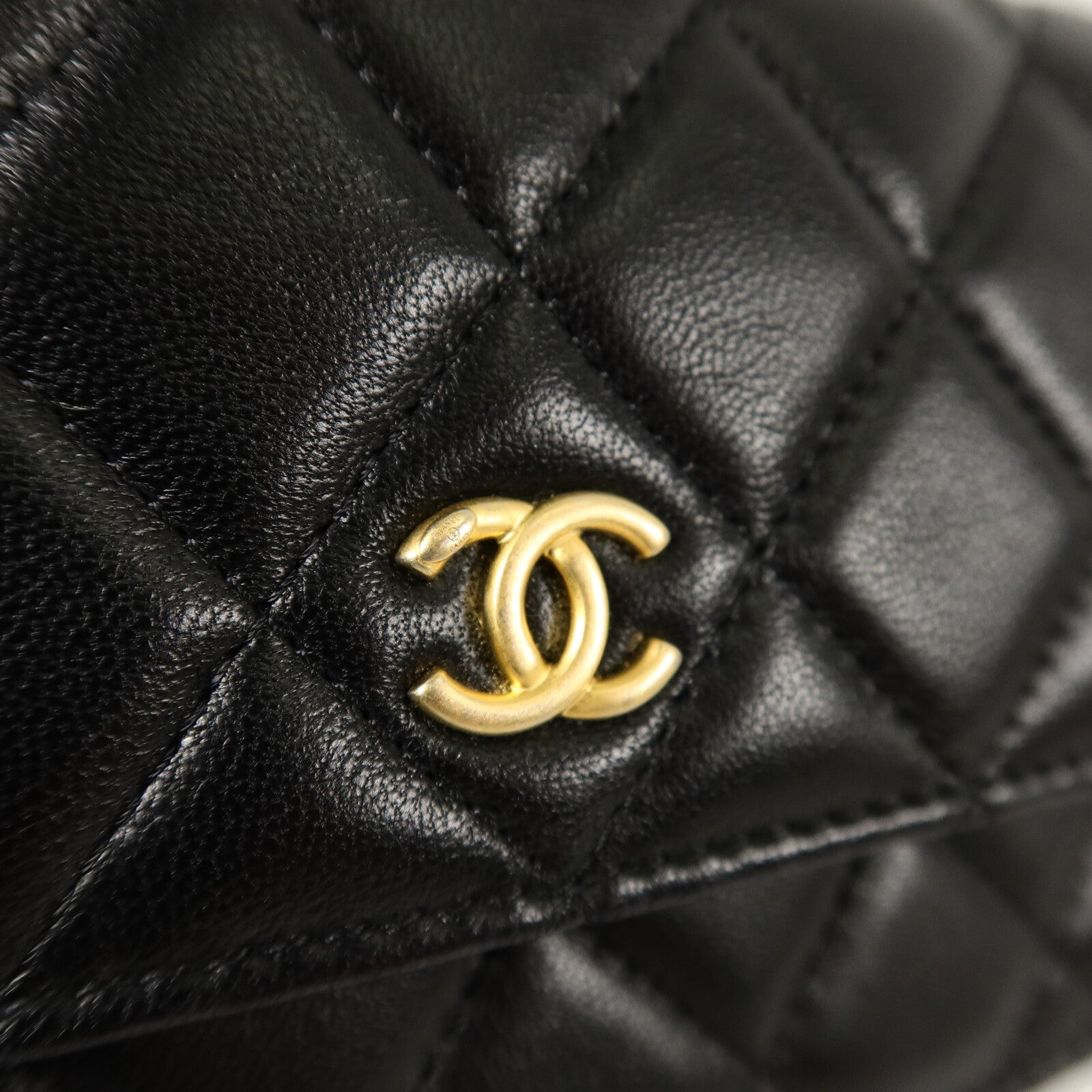 CHANEL 羊皮皮革Phone Bag鏈帶肩背袋