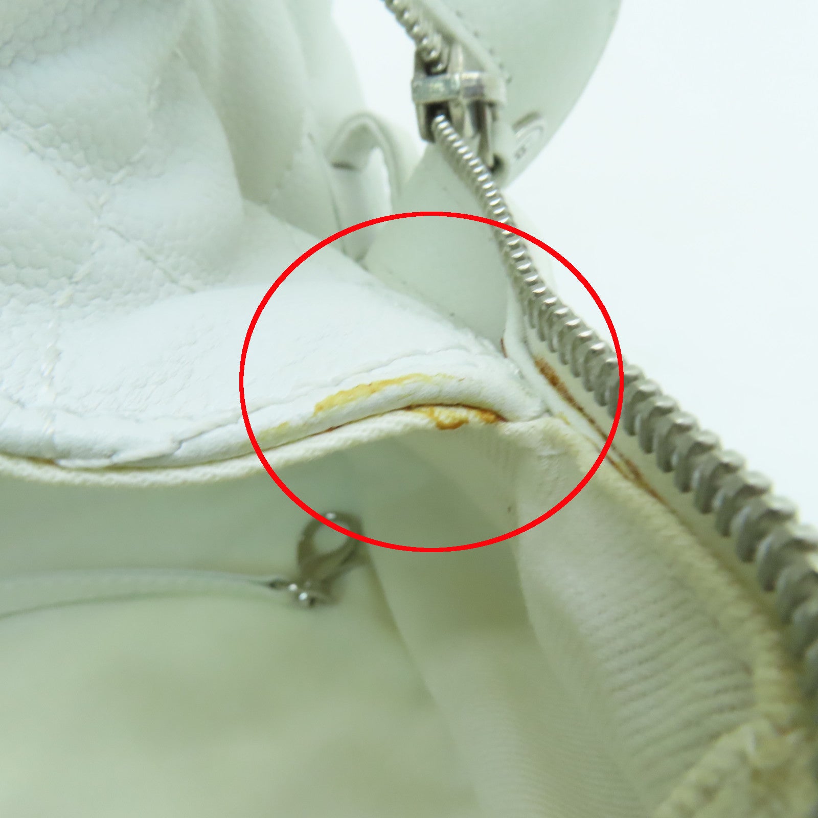 CHANEL 【激減優惠】菱格Caviar皮革Shoulder Bag銀扣肩背袋白色