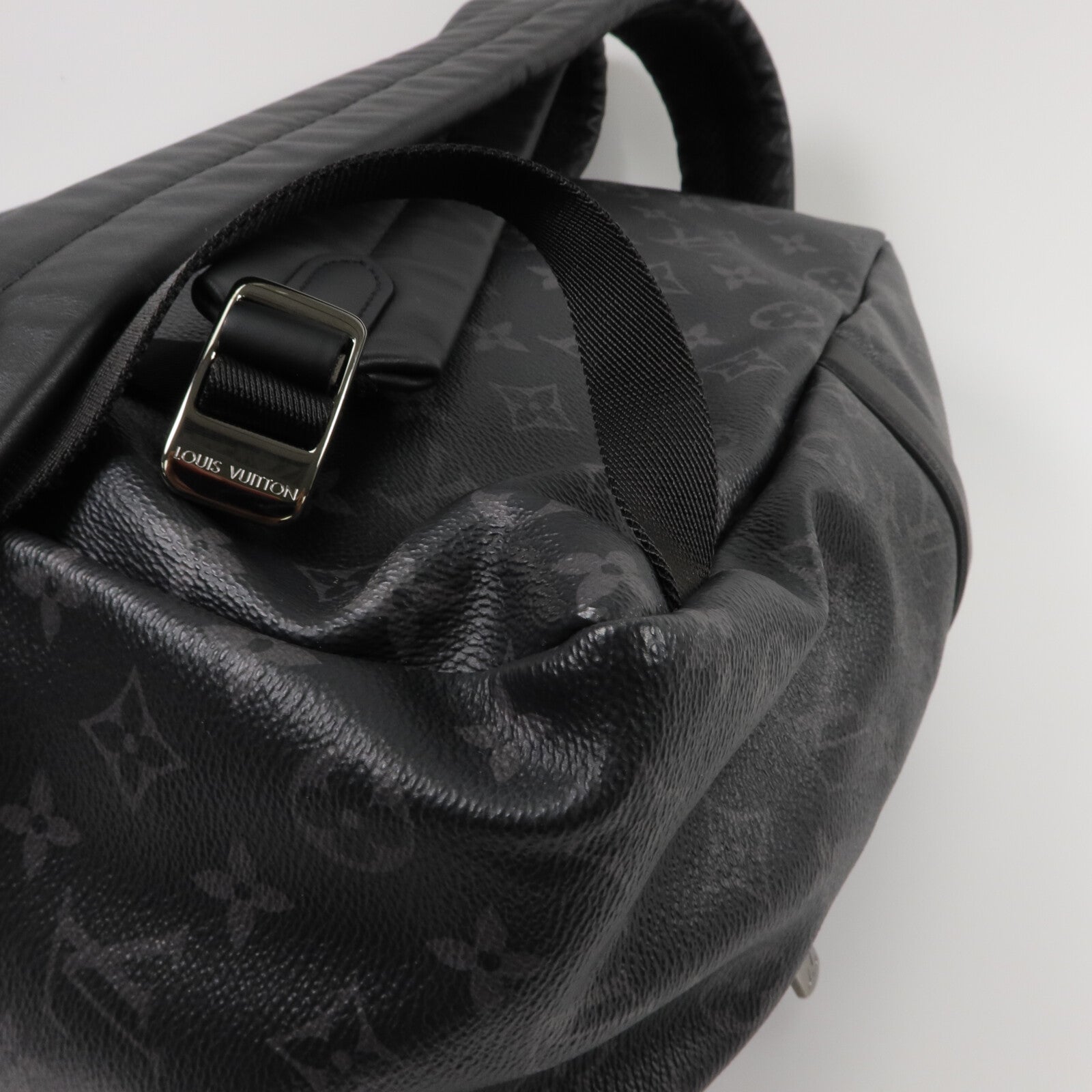 LOUIS VUITTON Monogram Eclipse Discovery PM背包