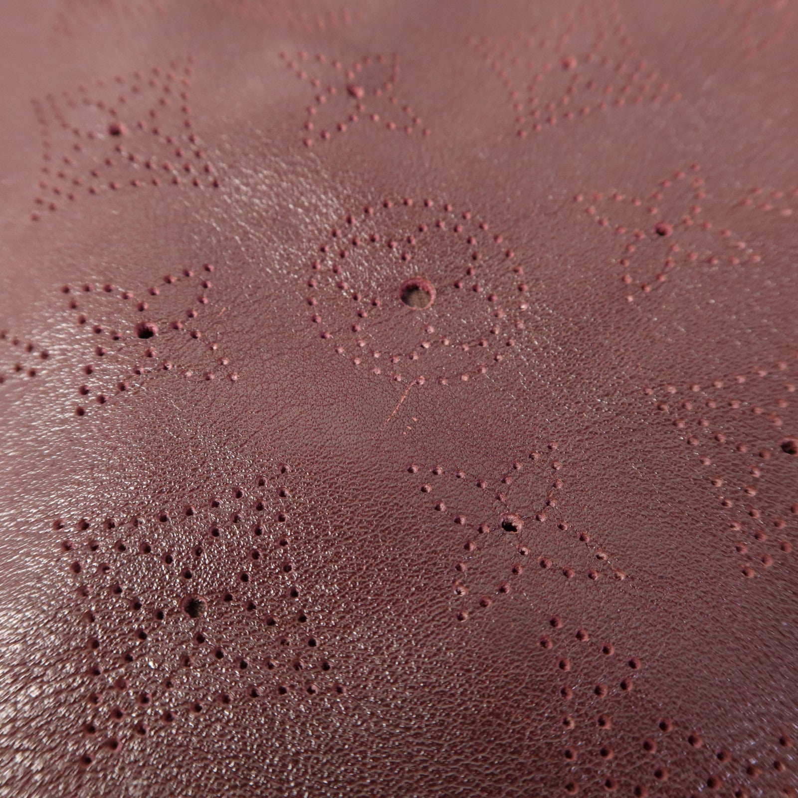 LOUIS VUITTON Mahina Onatah GM金扣肩背袋