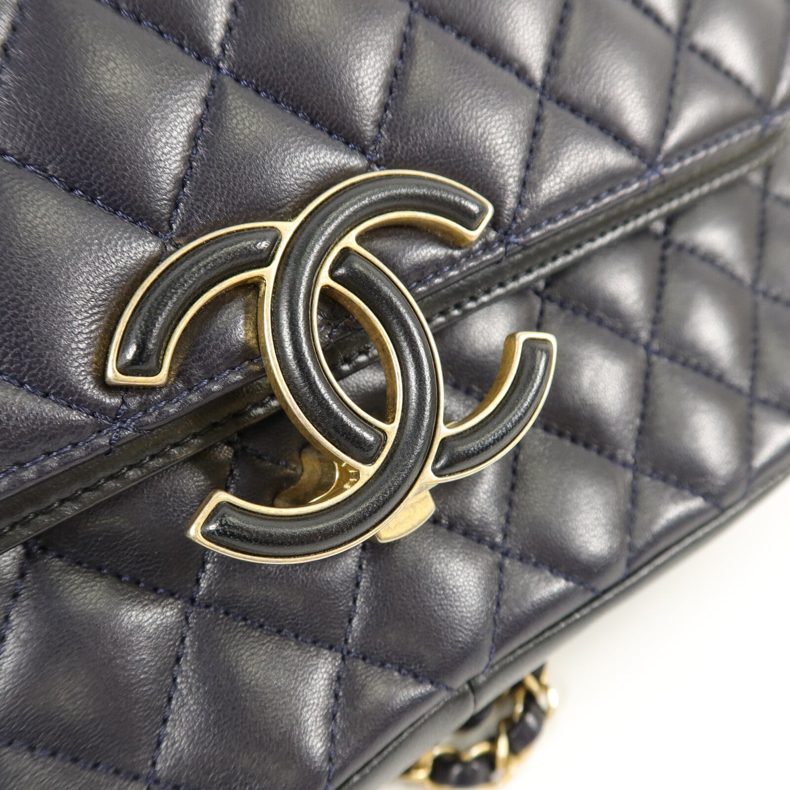 CHANEL 羊皮皮革CC Logo Flap鏈帶肩背袋