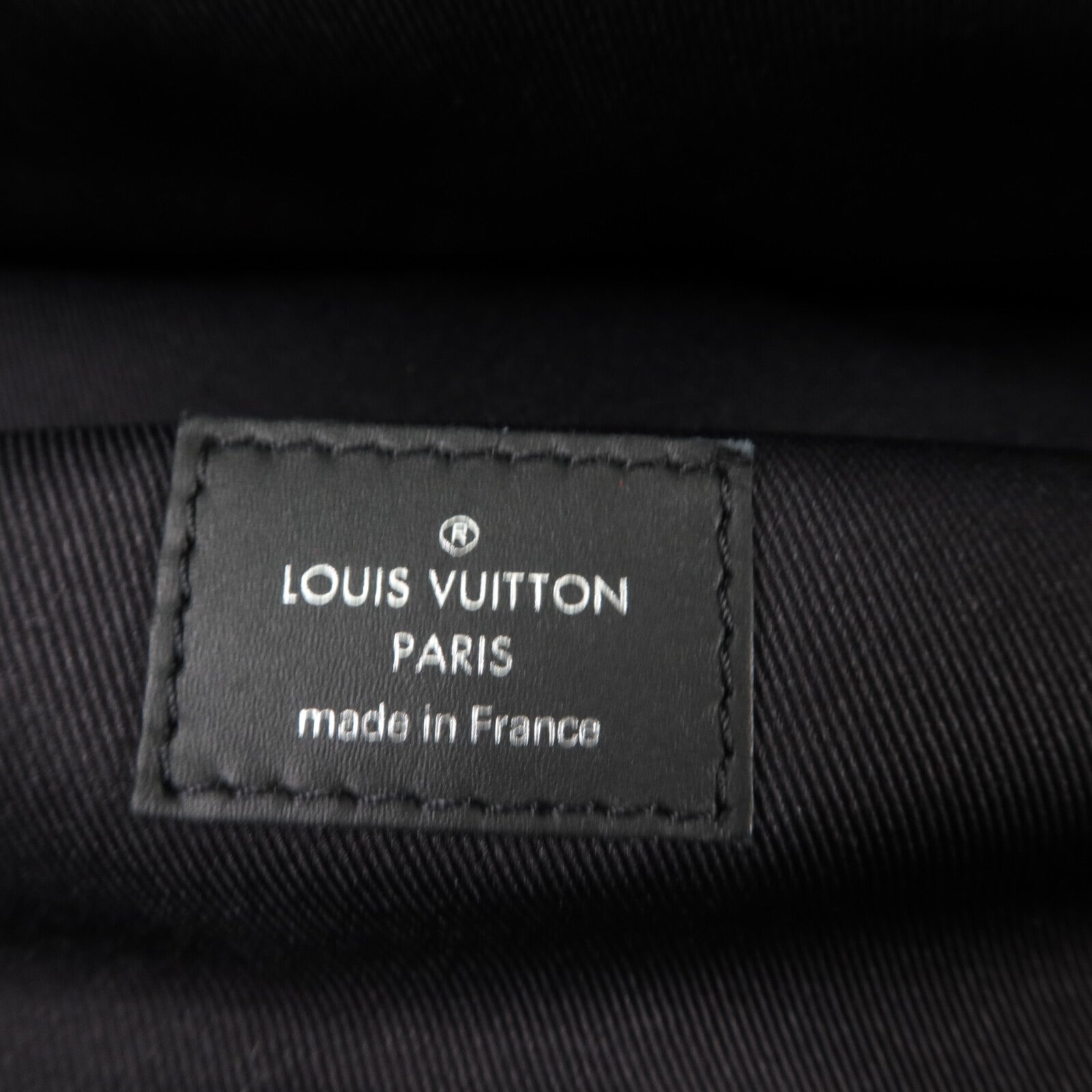 LOUIS VUITTON Monogram Eclipse Discovery PM背包
