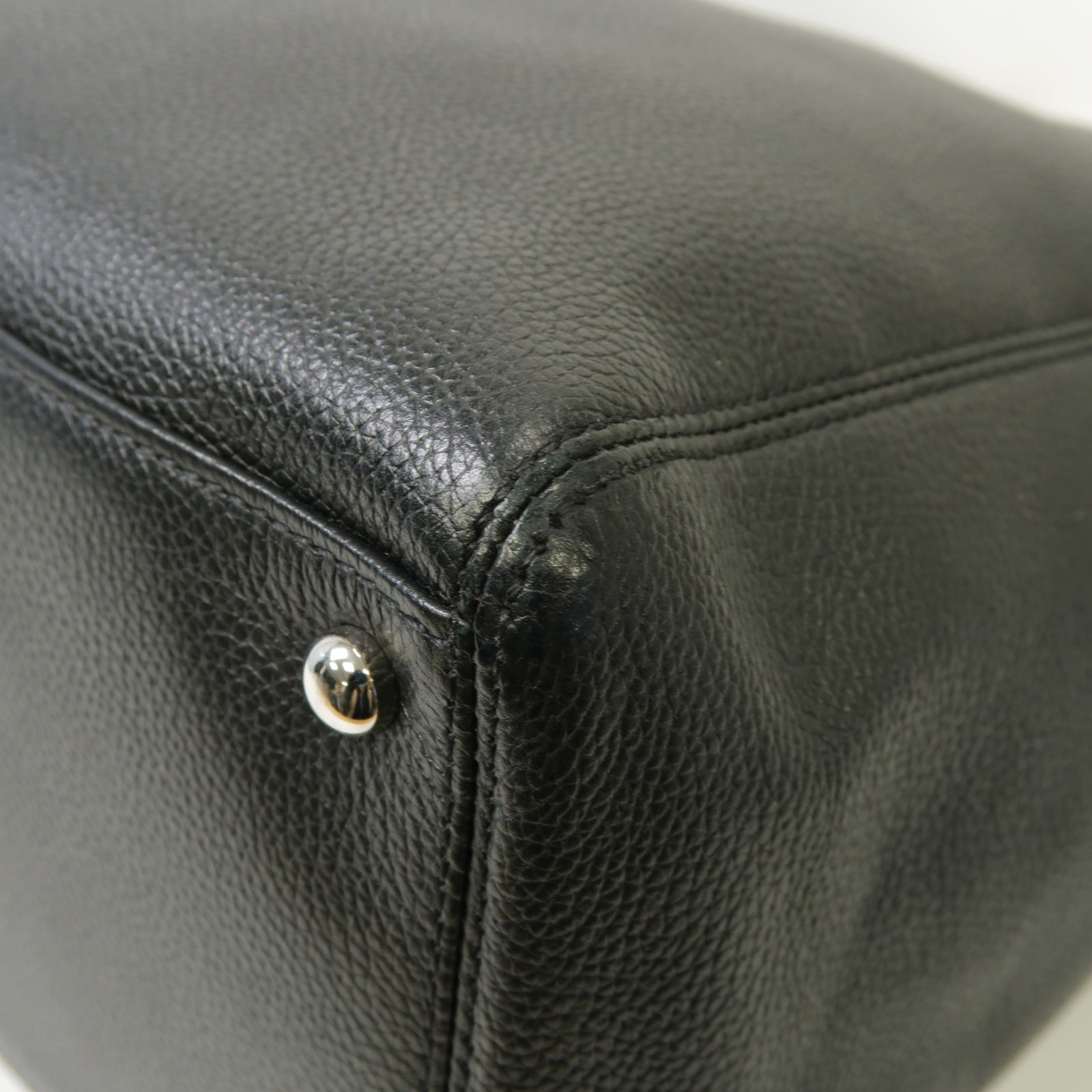 CHANEL 【激減優惠】牛皮皮革Executive Cerf Tote Bag銀扣手挽袋黑色
