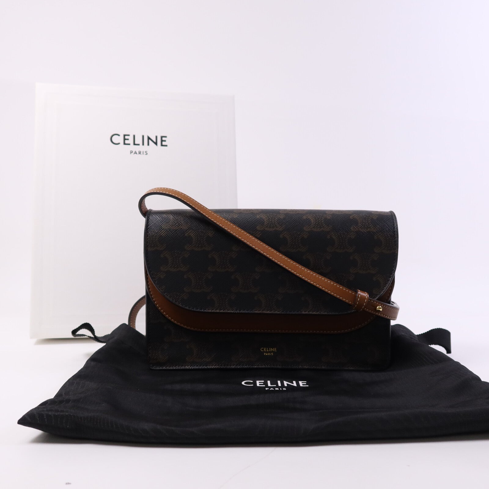 CELINE 塗層帆布Triomphe Wallet On Strap金扣肩背袋
