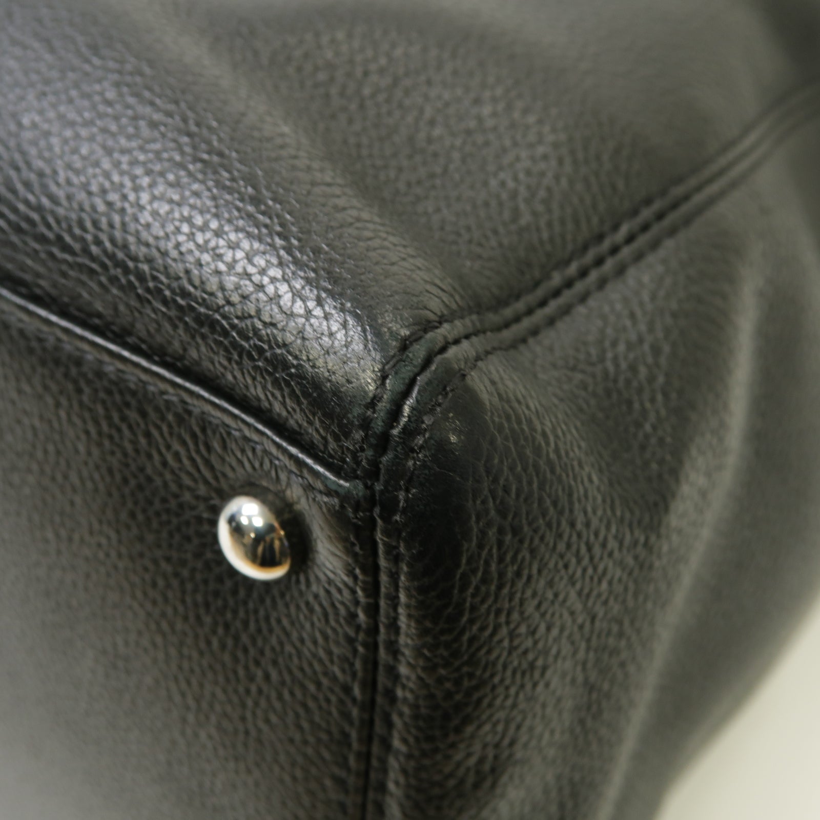 CHANEL 【激減優惠】牛皮皮革Executive Cerf Tote Bag銀扣手挽袋黑色