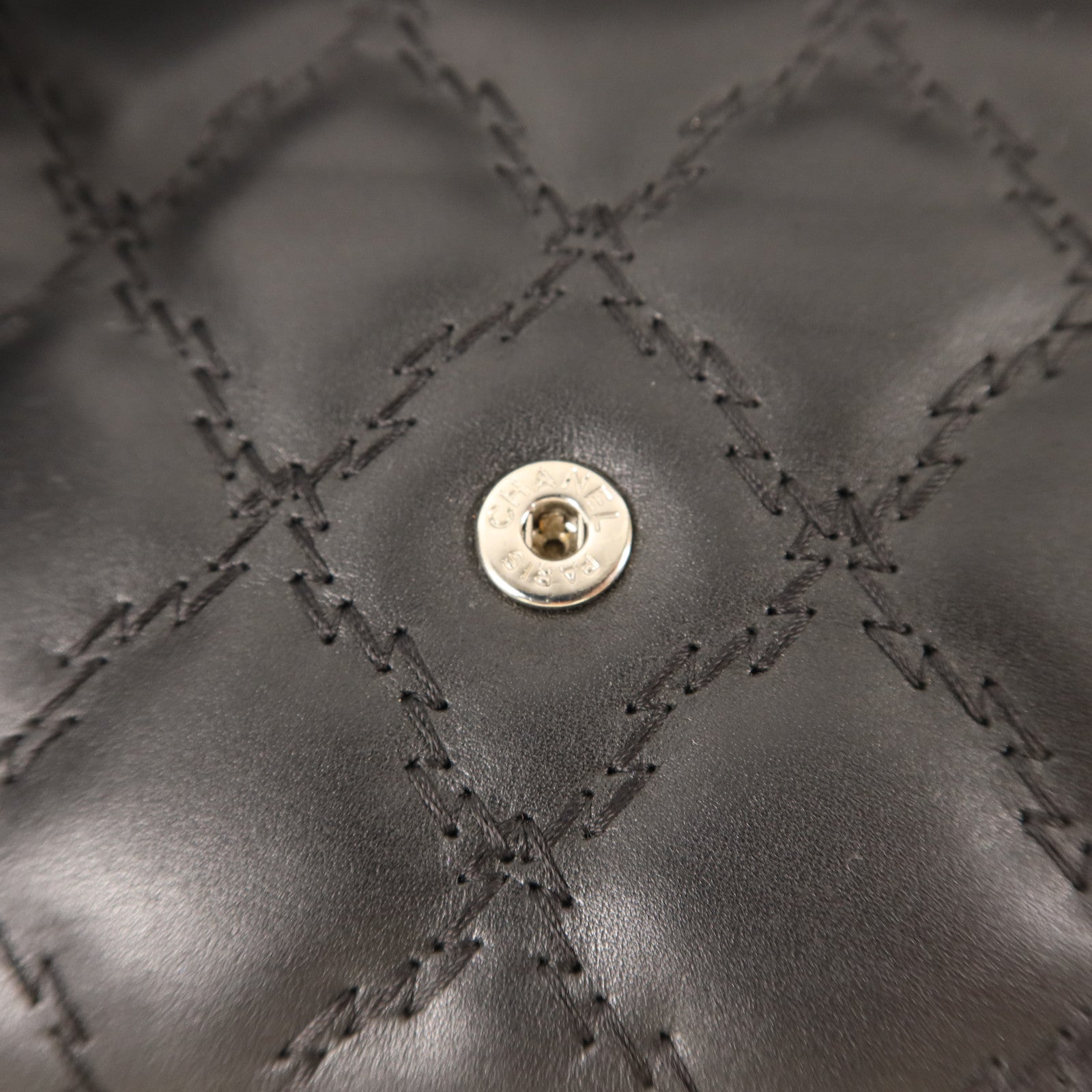 CHANEL 牛皮皮革WOC Wallet On Chain銀扣鏈帶肩背袋