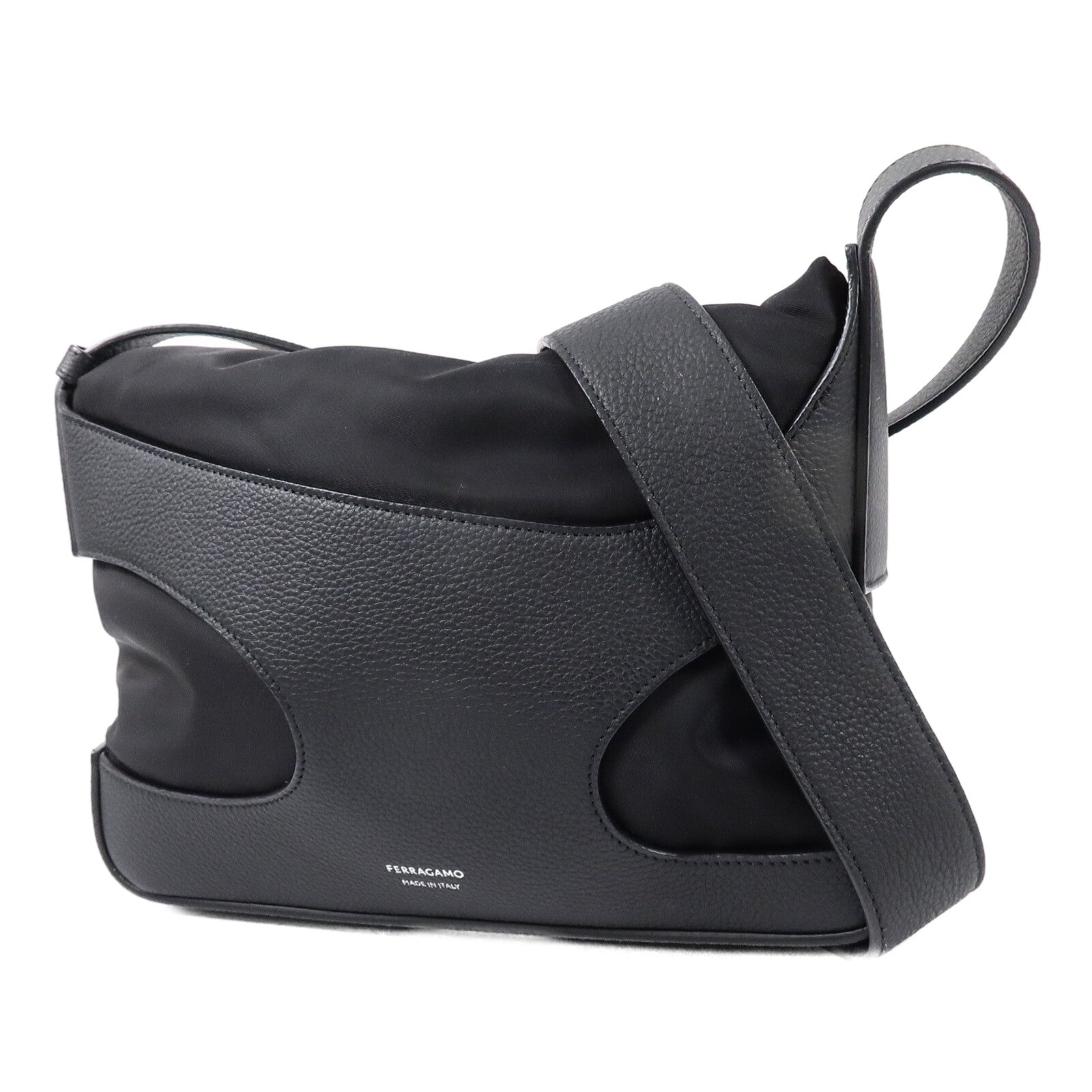 Salvatore Ferragamo 尼龍/牛皮皮革Cut Out Shoulder Bag肩背袋