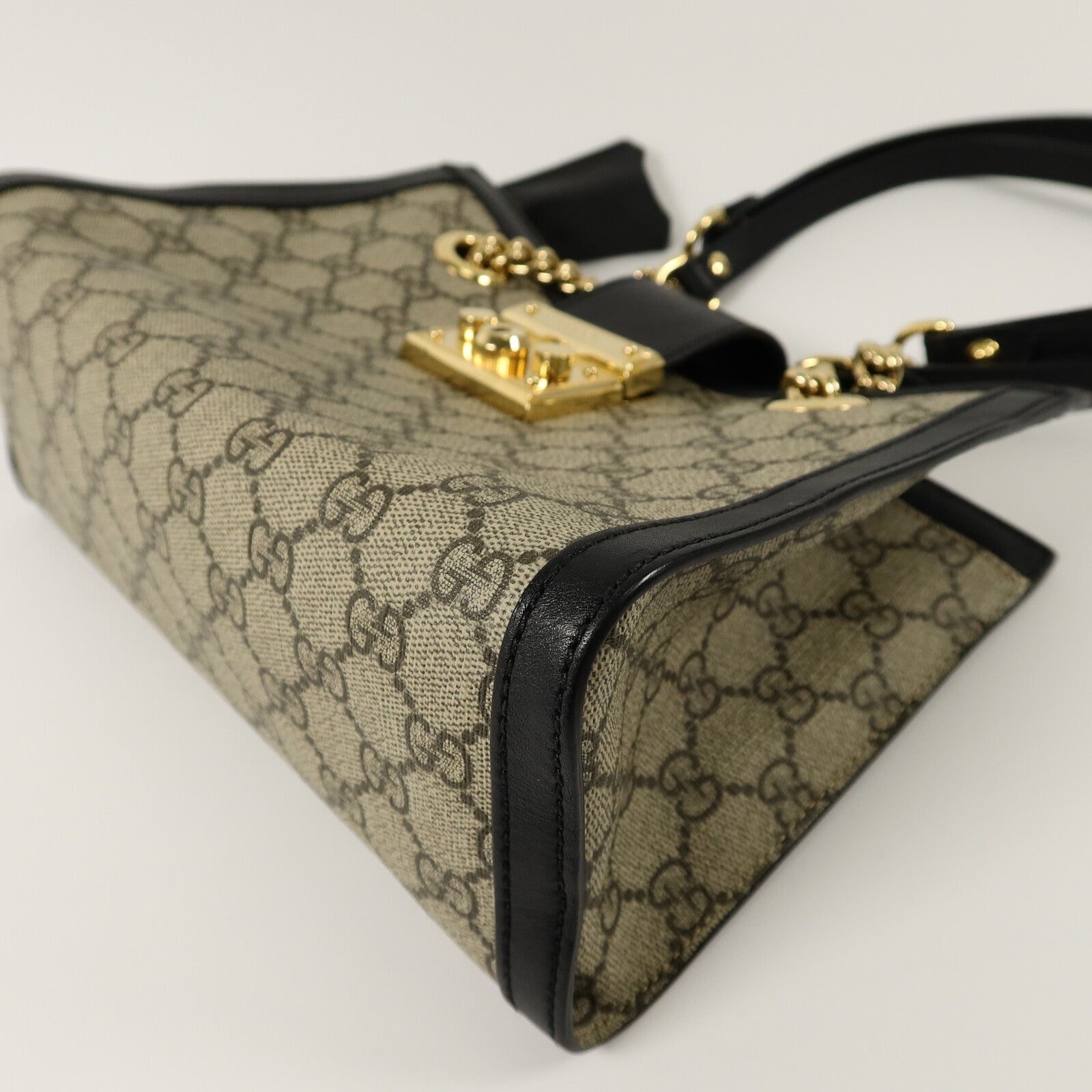 GUCCI 塗層帆布Padlock GG Small鏈帶肩背袋