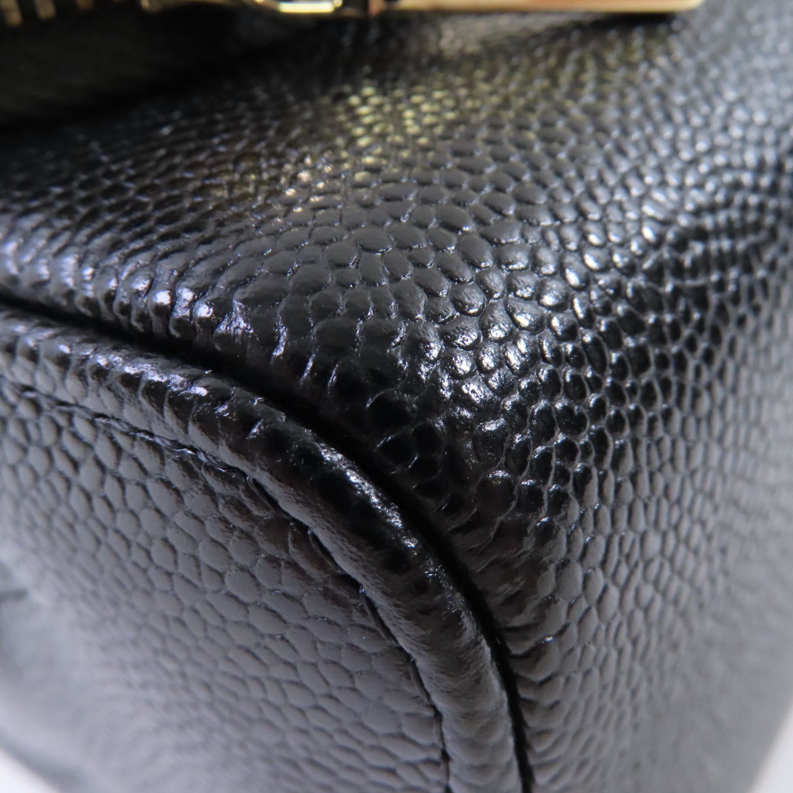 CHANEL 菱格Caviar皮革Vanity Case Chain Shoulder Bag金扣鏈帶肩背袋黑色