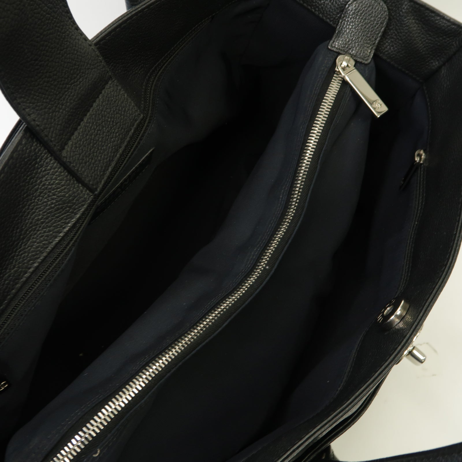 CHANEL 【激減優惠】牛皮皮革Executive Cerf Tote Bag銀扣手挽袋黑色