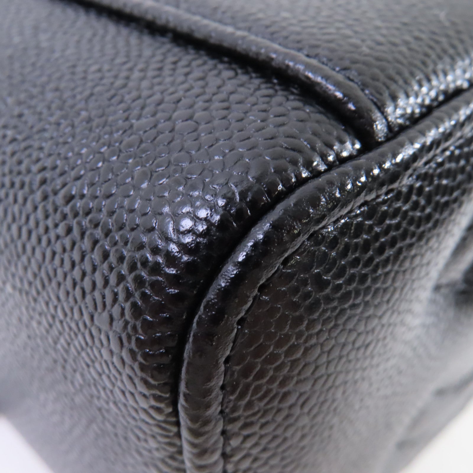 CHANEL 菱格Caviar皮革Vanity Case Chain Shoulder Bag金扣鏈帶肩背袋黑色