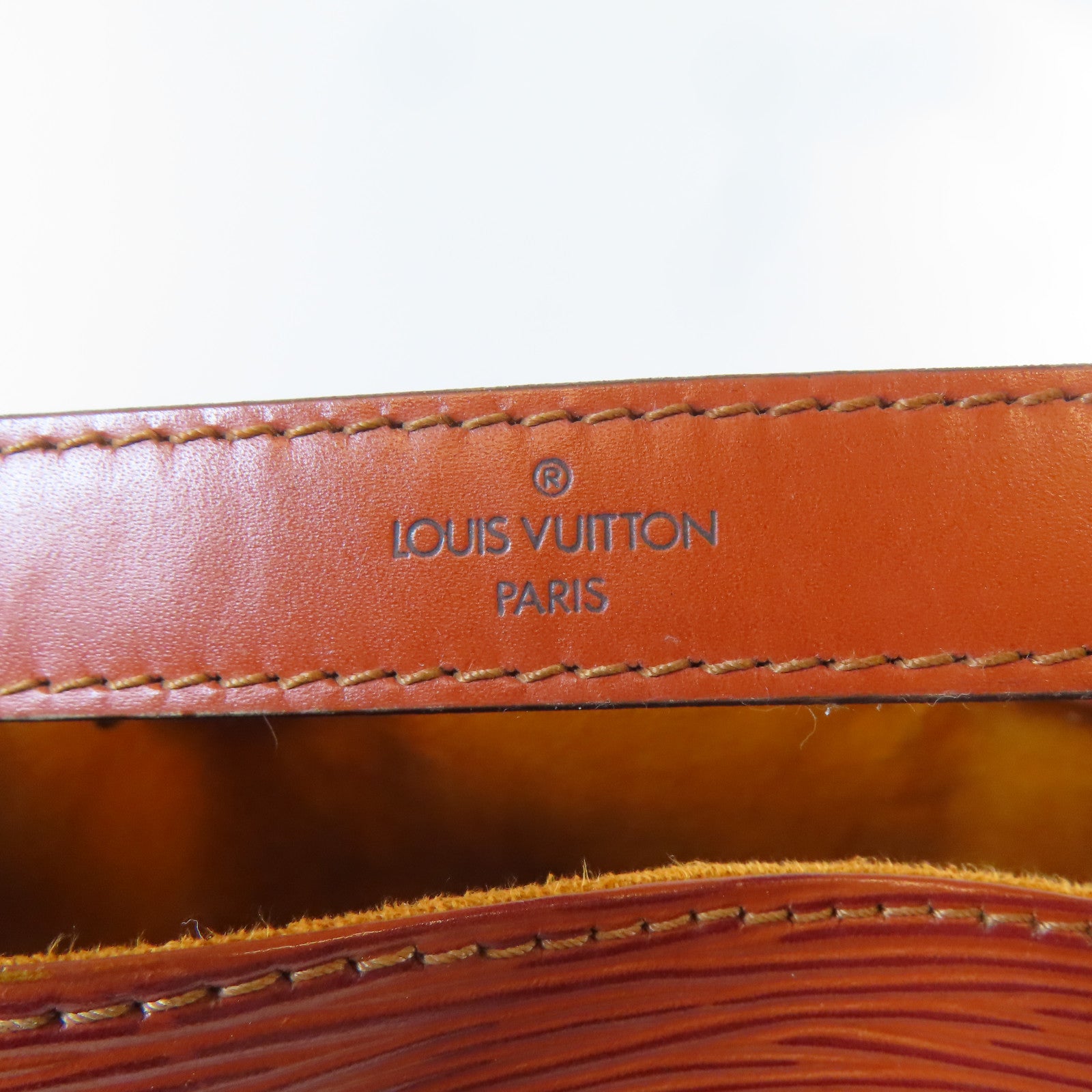 LOUIS VUITTON 【激減優惠】Epi Petit Noe金扣肩背袋啡色