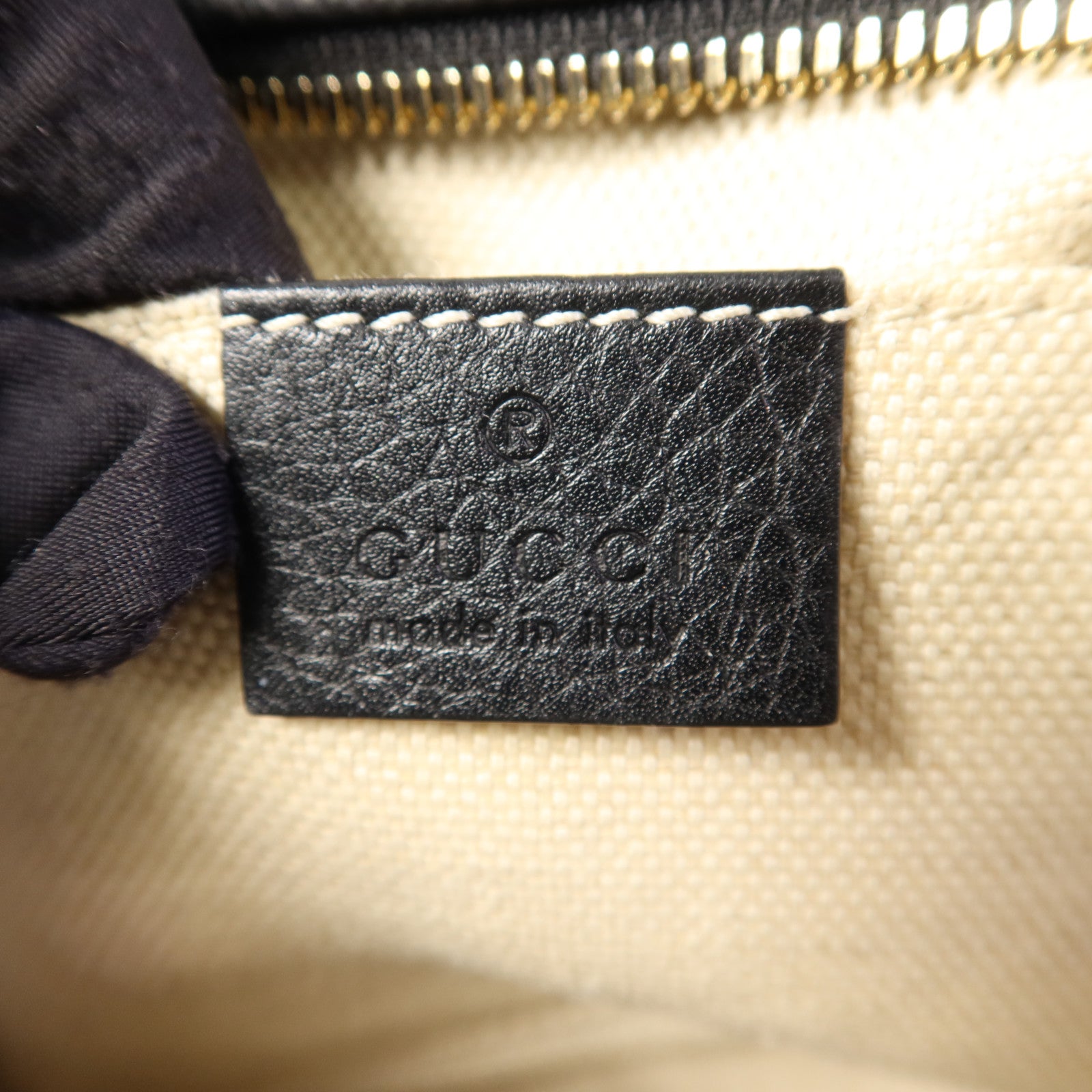 GUCCI 牛皮皮革Soho Disco金扣肩背袋