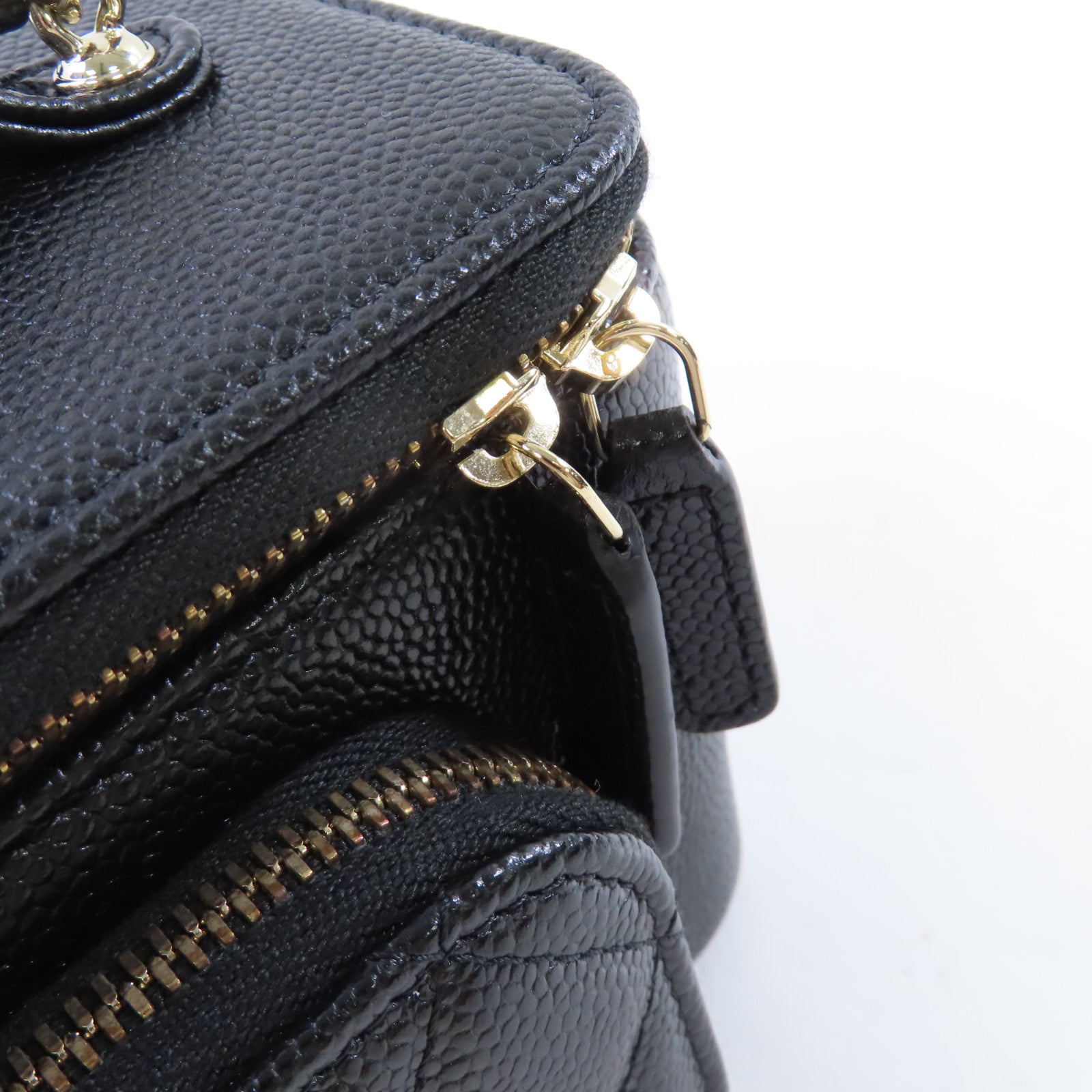 CHANEL 菱格Caviar皮革Vanity Case Chain Shoulder Bag金扣鏈帶肩背袋黑色