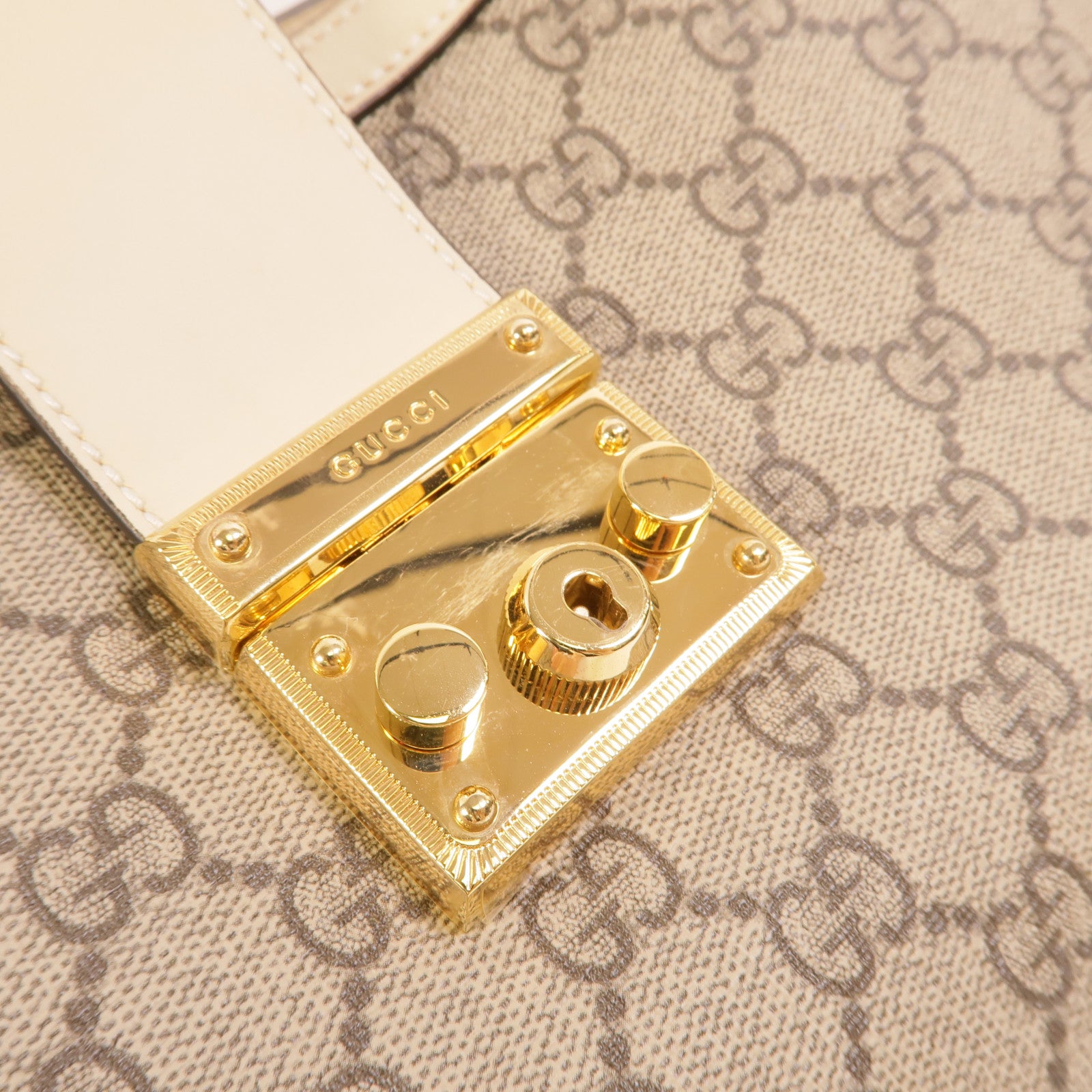 GUCCI 塗層帆布Padlock GG金扣肩背袋
