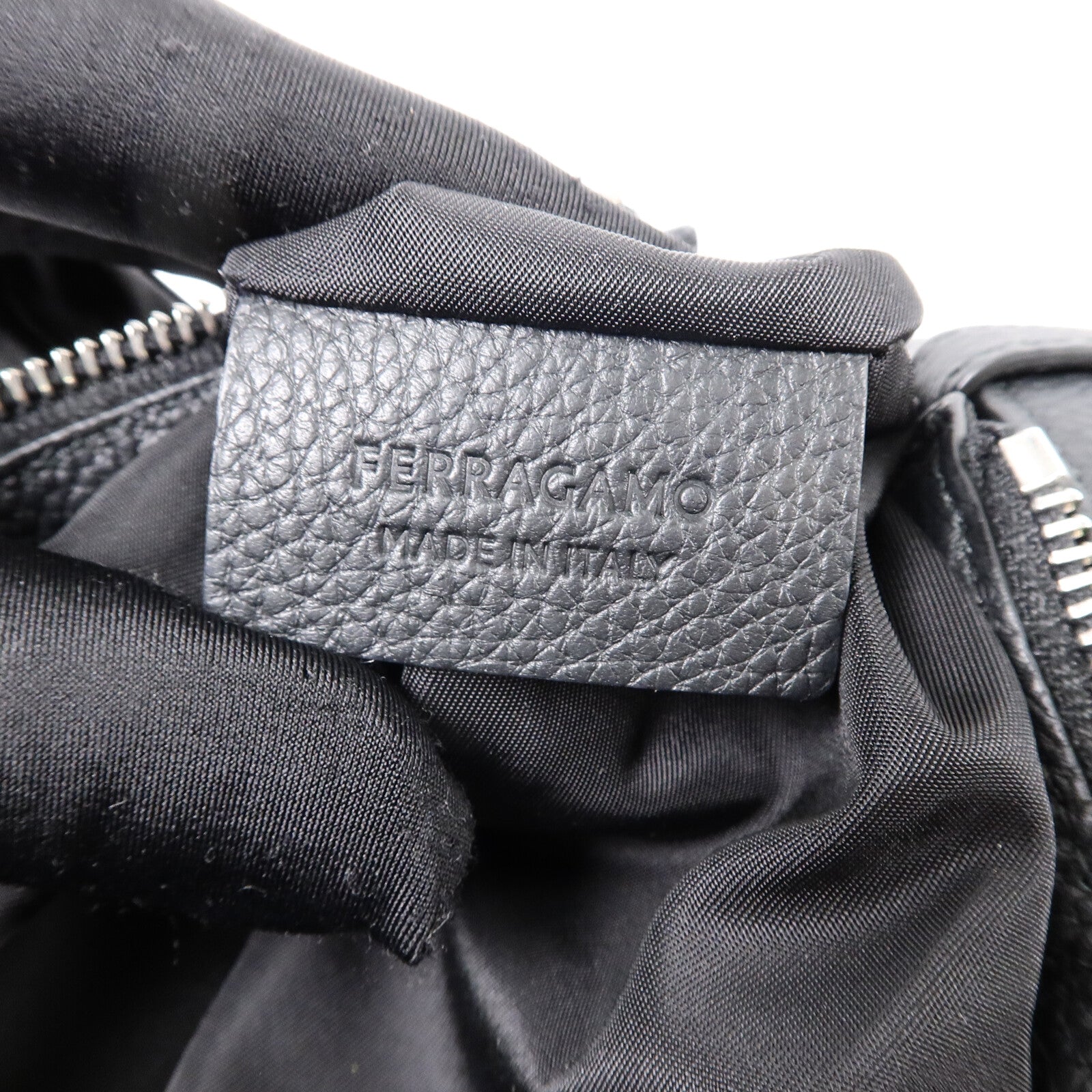 Salvatore Ferragamo 尼龍/牛皮皮革Cut Out Shoulder Bag肩背袋